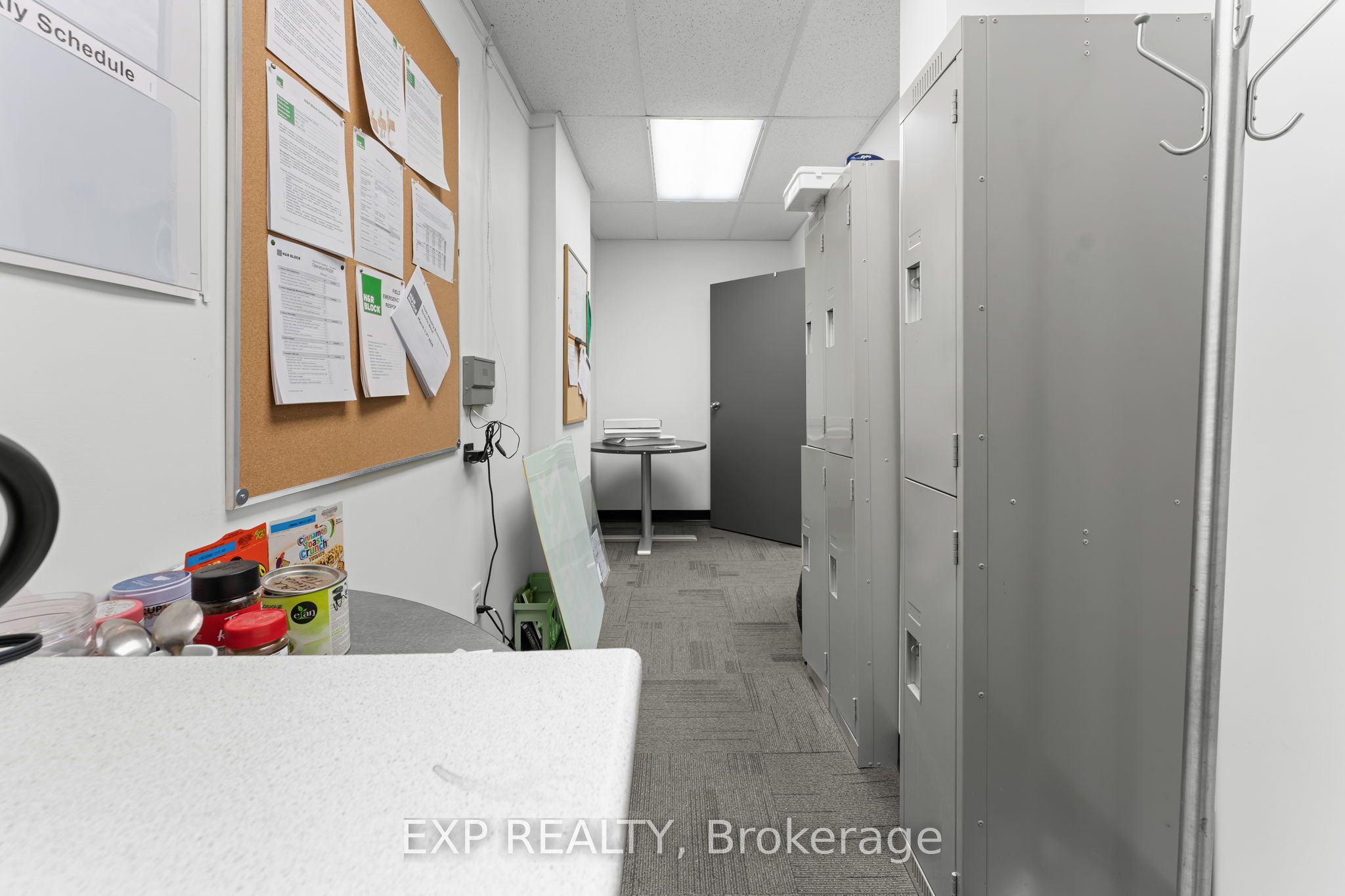 258 Lakeshore Road E Property Photo 14