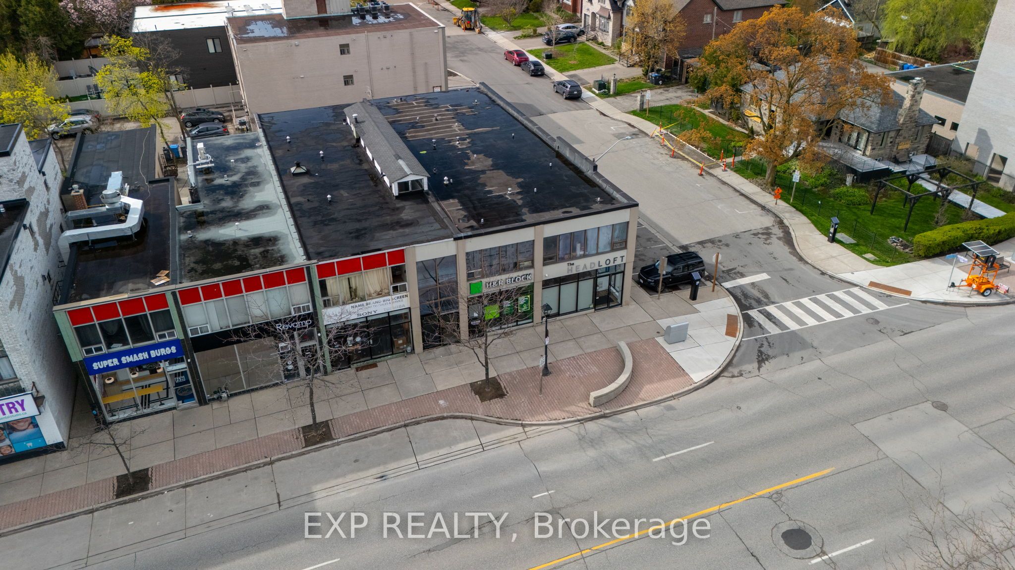 258 Lakeshore Road E Property Photo 16