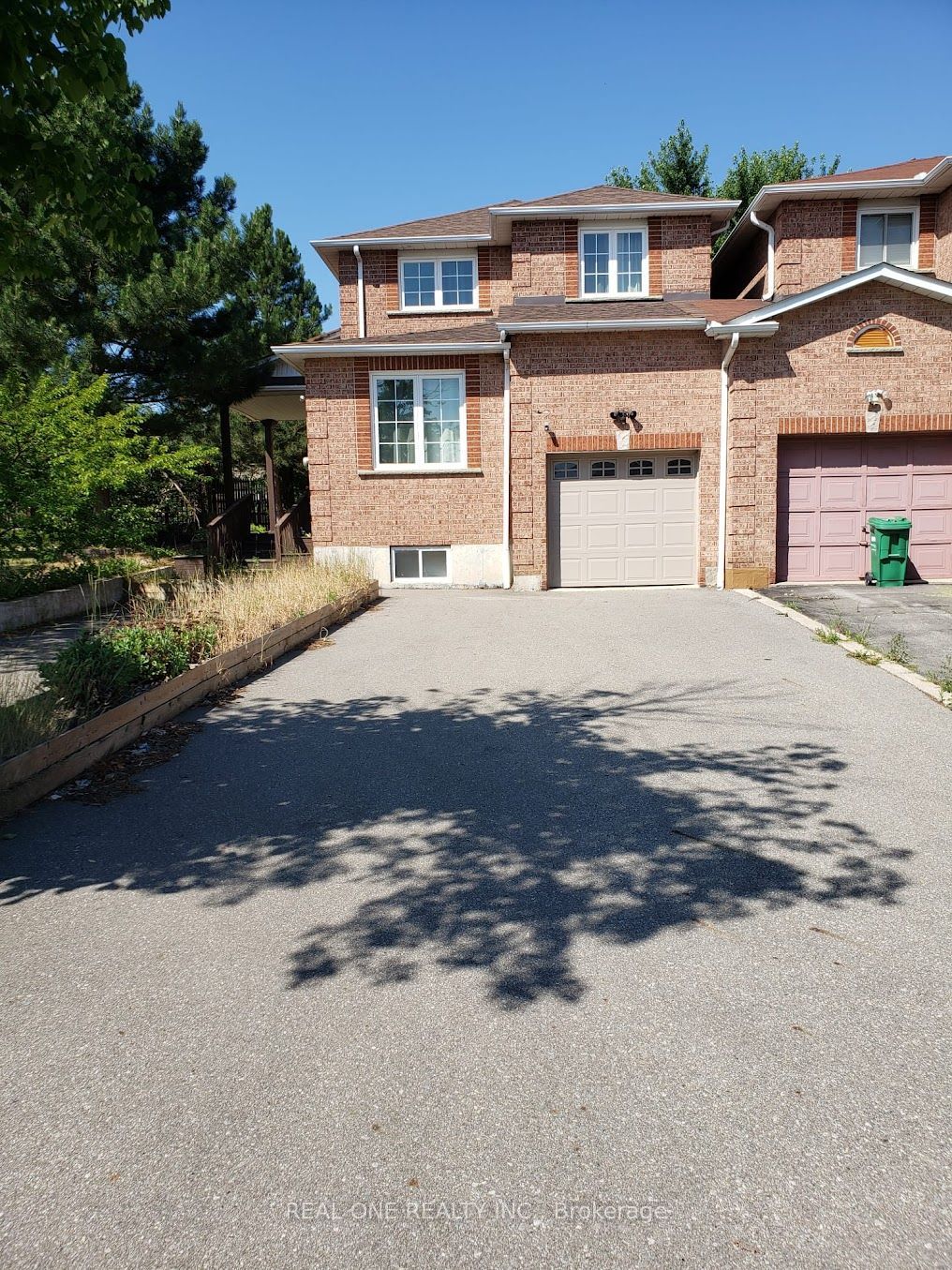 5292 Longhouse Crescent Property Photo 1