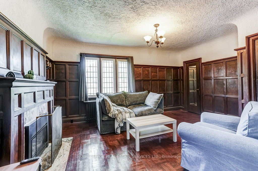 2 Larkin Avenue Property Photo 25