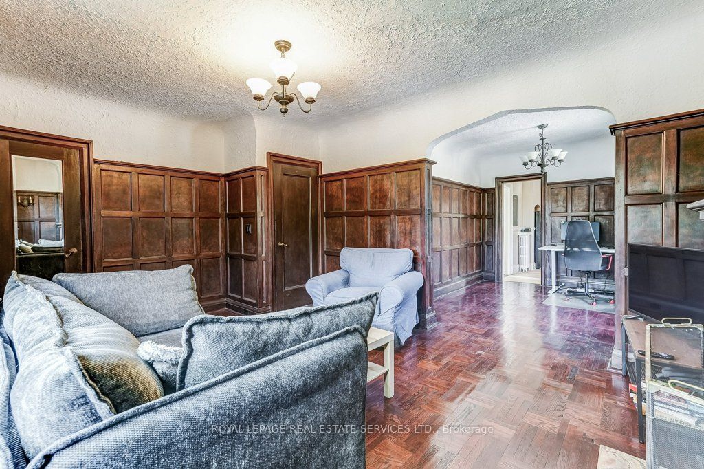 2 Larkin Avenue Property Photo 26