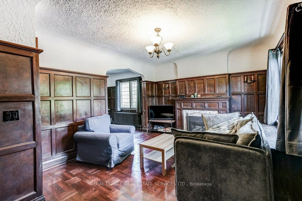 2 Larkin Avenue Property Photo 27