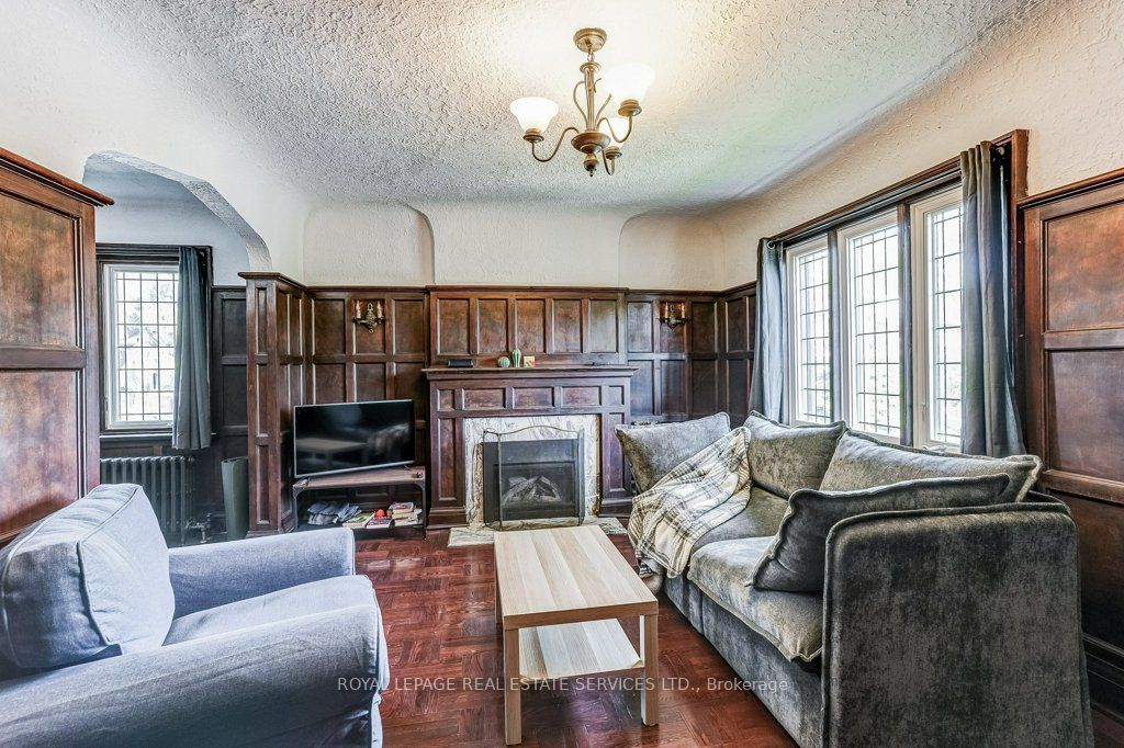 2 Larkin Avenue Property Photo 28