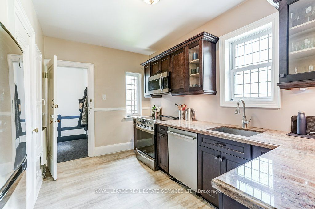 2 Larkin Avenue Property Photo 32