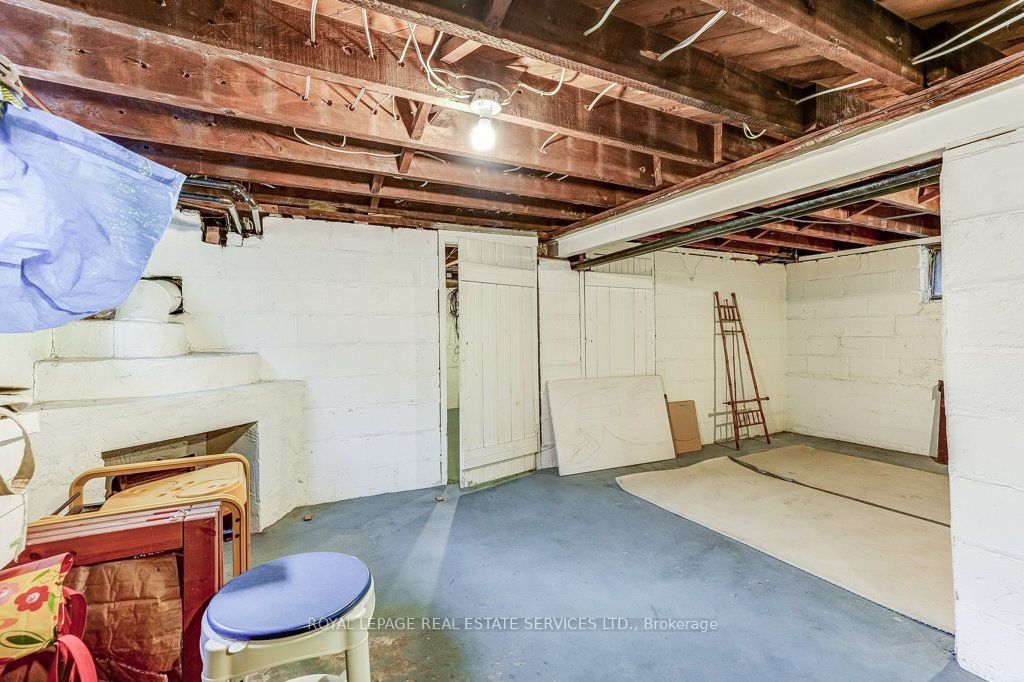 2 Larkin Avenue Property Photo 41