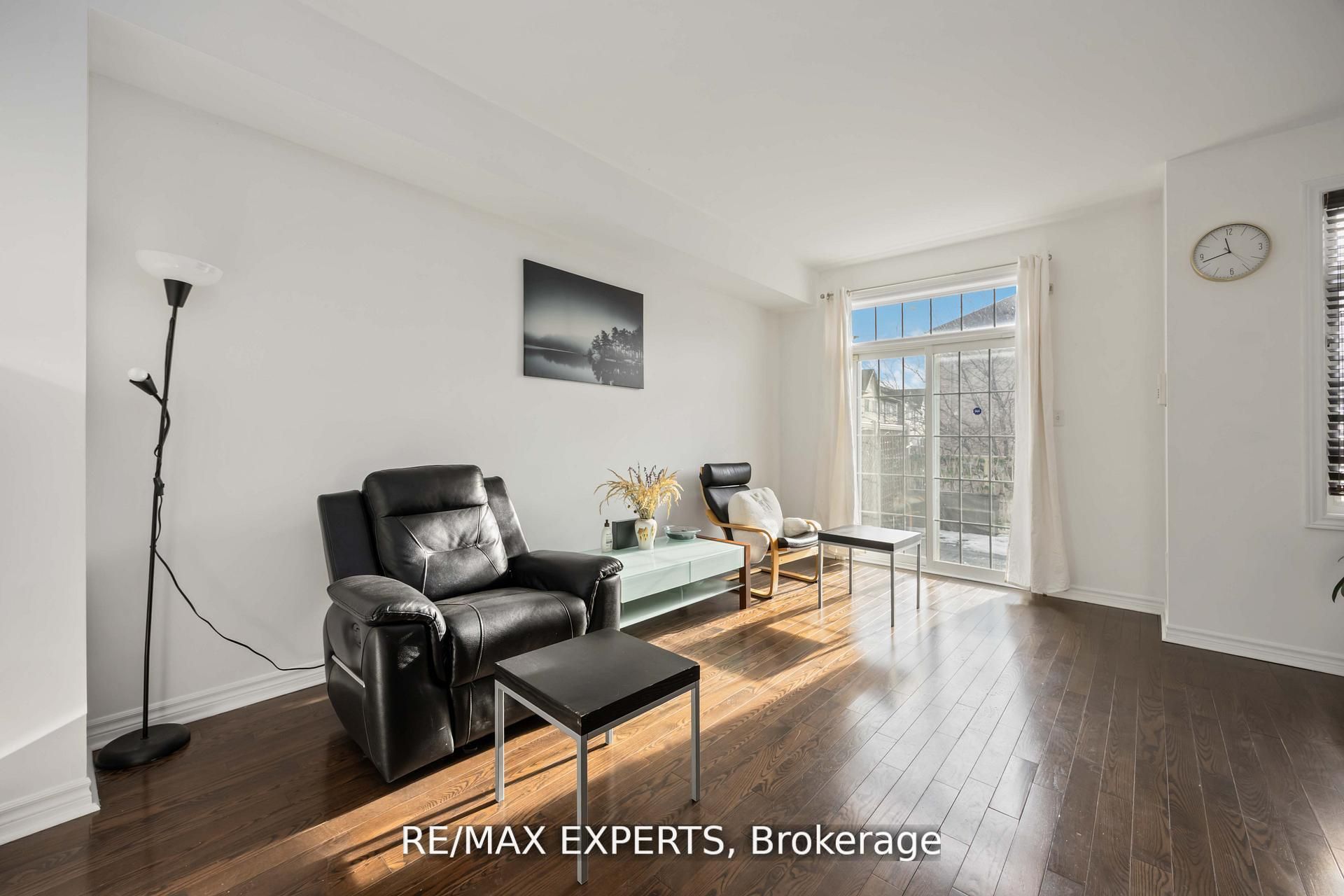 19b Oak Street Property Photo 13