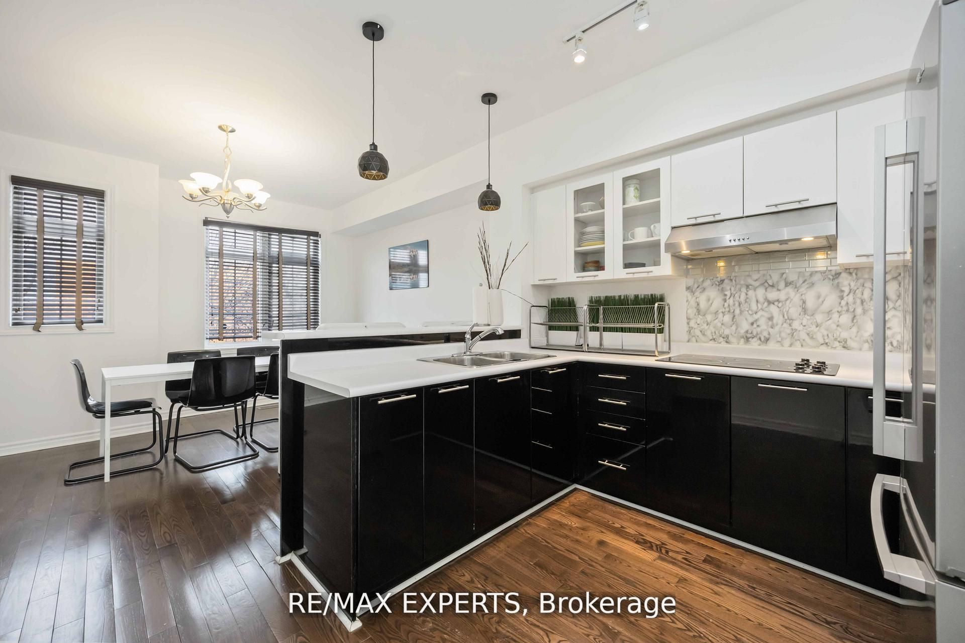 19b Oak Street Property Photo 18