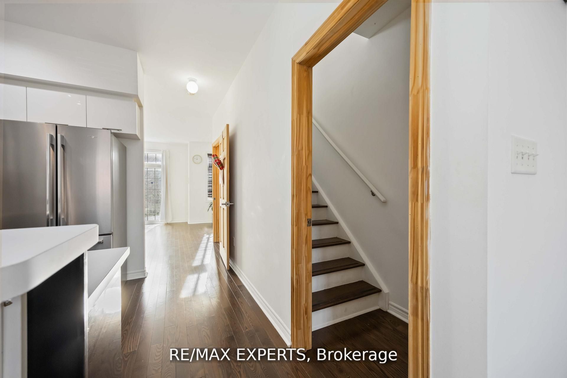 19b Oak Street Property Photo 23