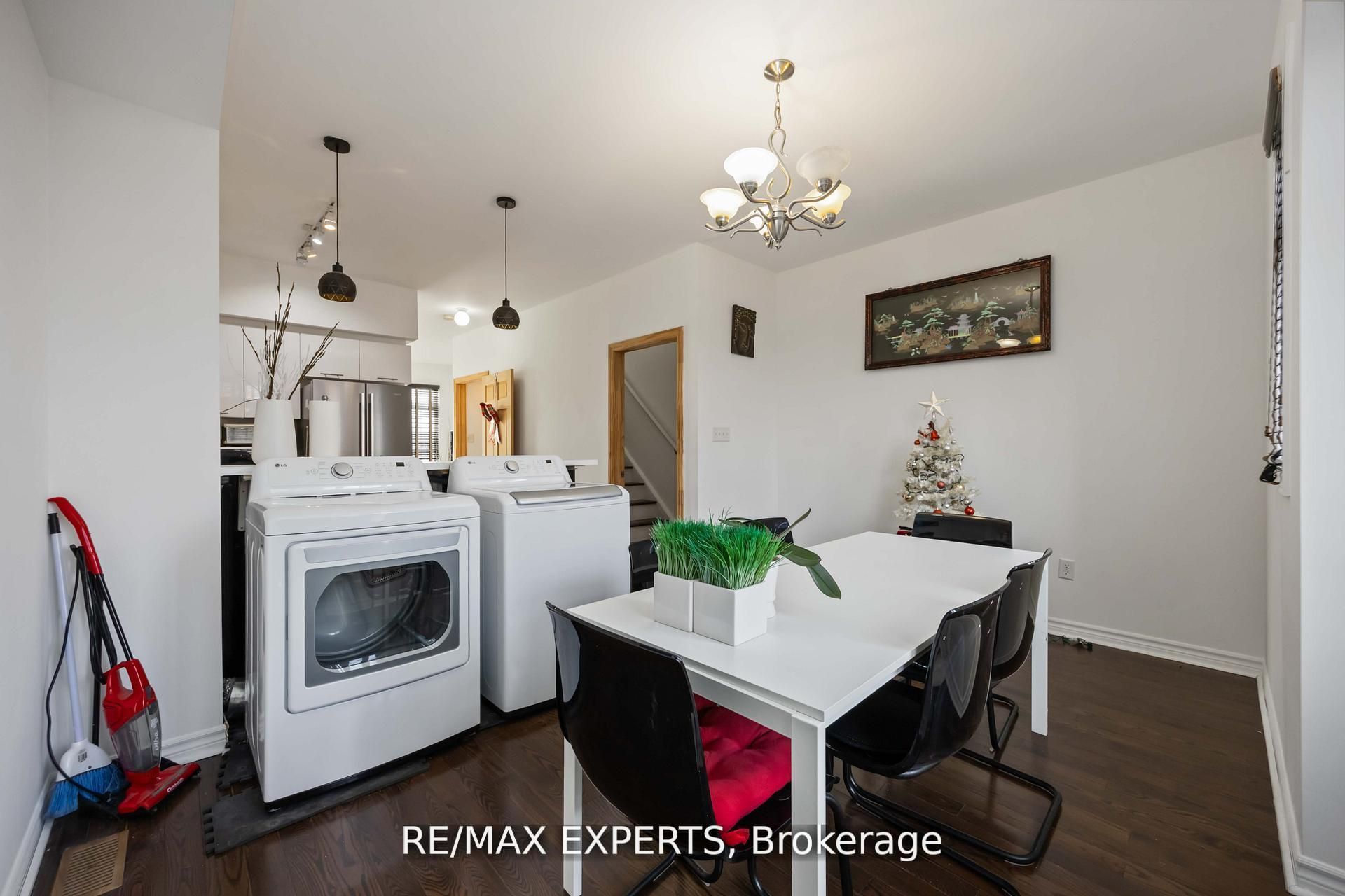 19b Oak Street Property Photo 27