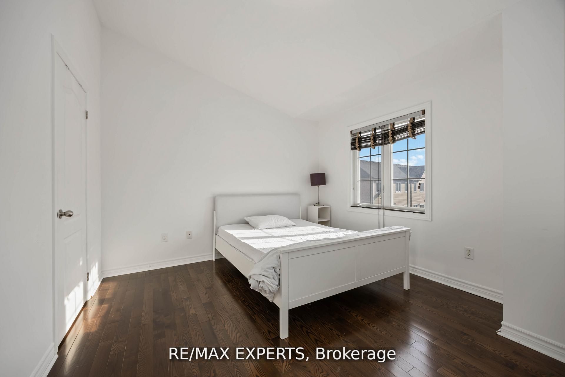 19b Oak Street Property Photo 29