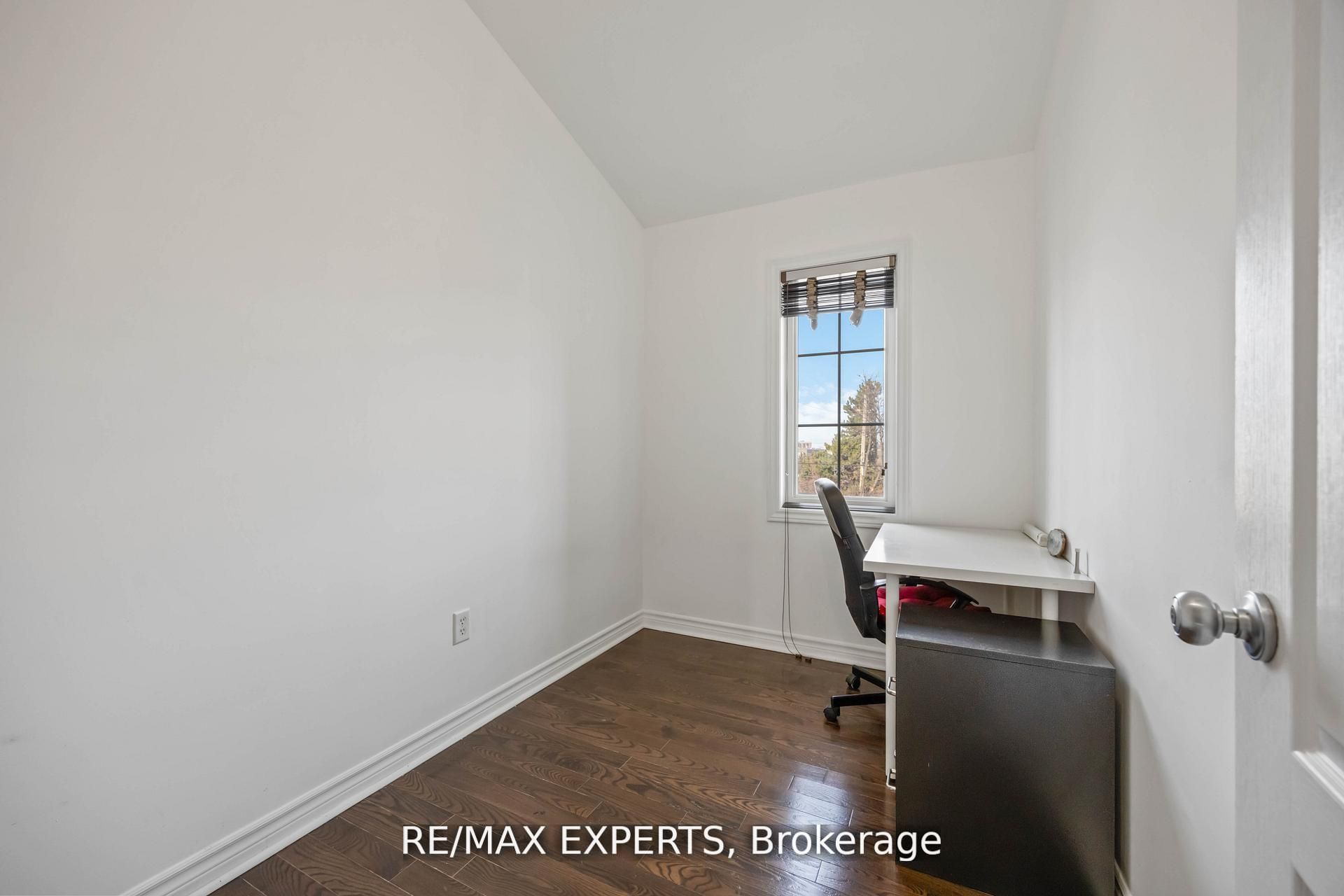 19b Oak Street Property Photo 37