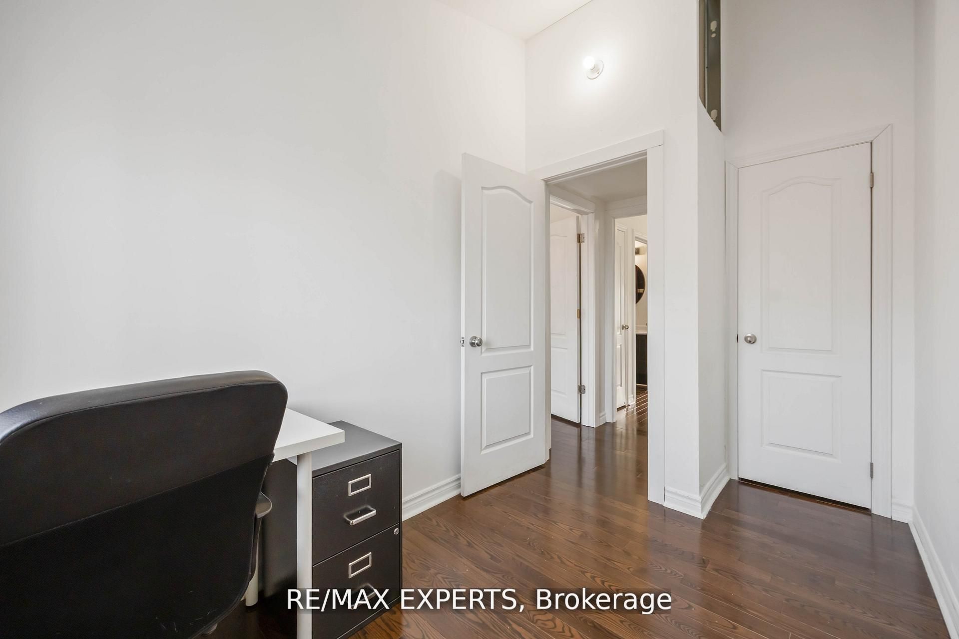 19b Oak Street Property Photo 38