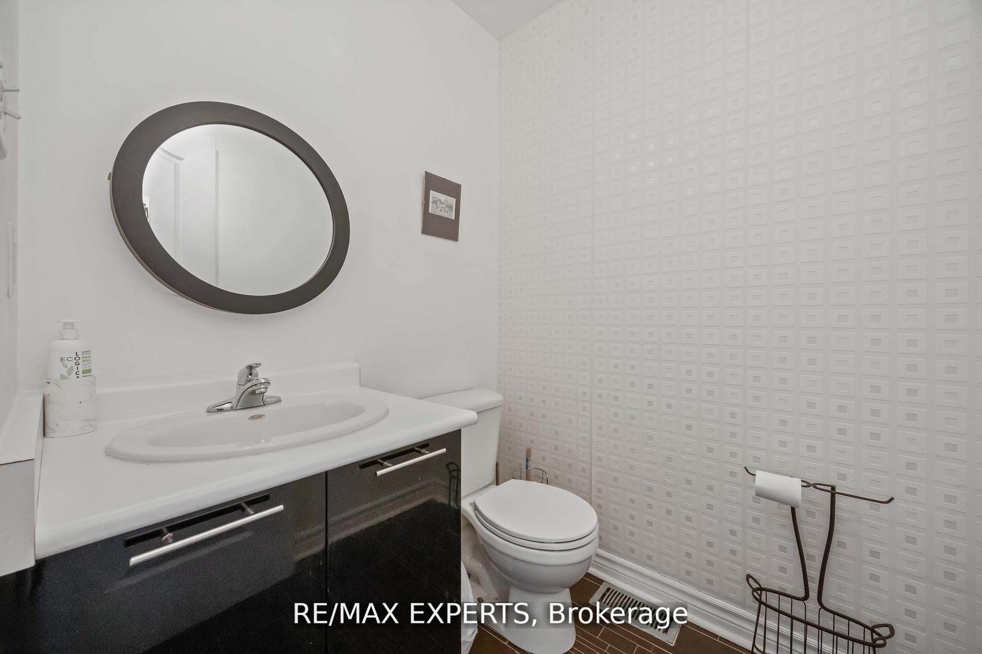 19b Oak Street Property Photo 41