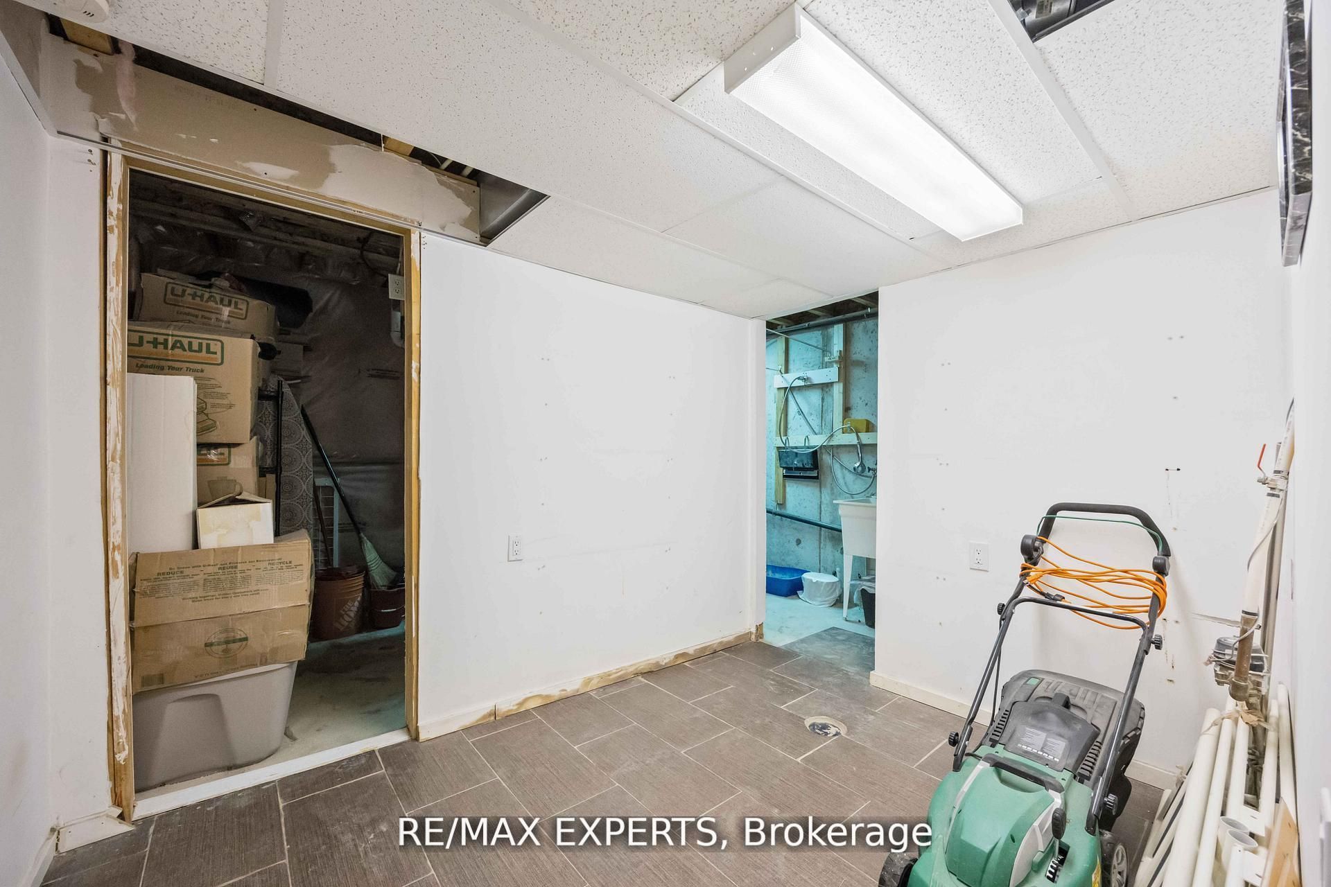 19b Oak Street Property Photo 45