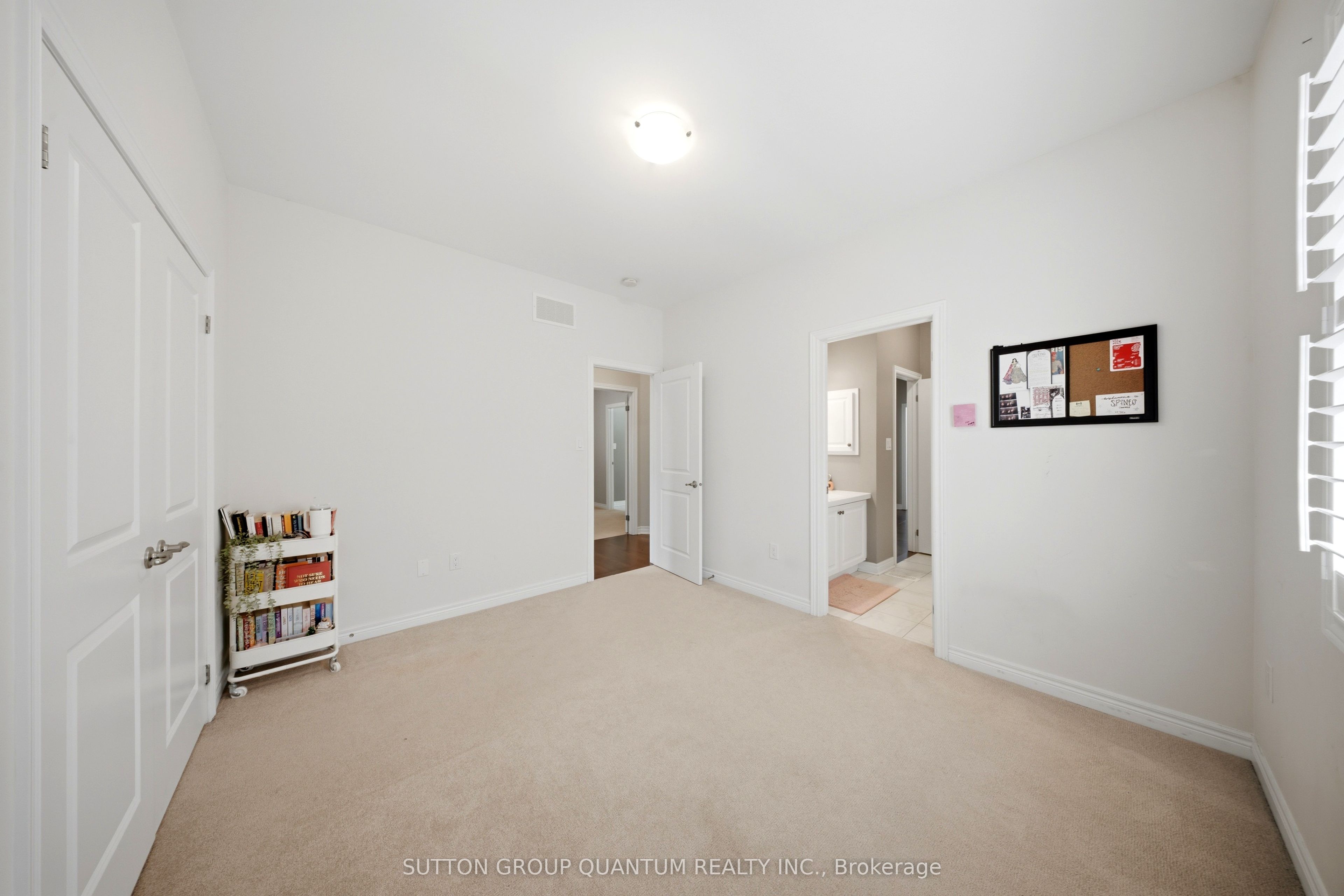 3196 Ernest Appelbe Boulevard Property Photo 32