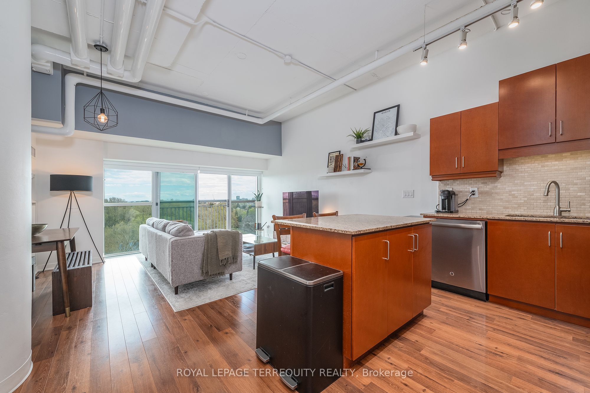 2 Fieldway Road 707 Property Photo 6