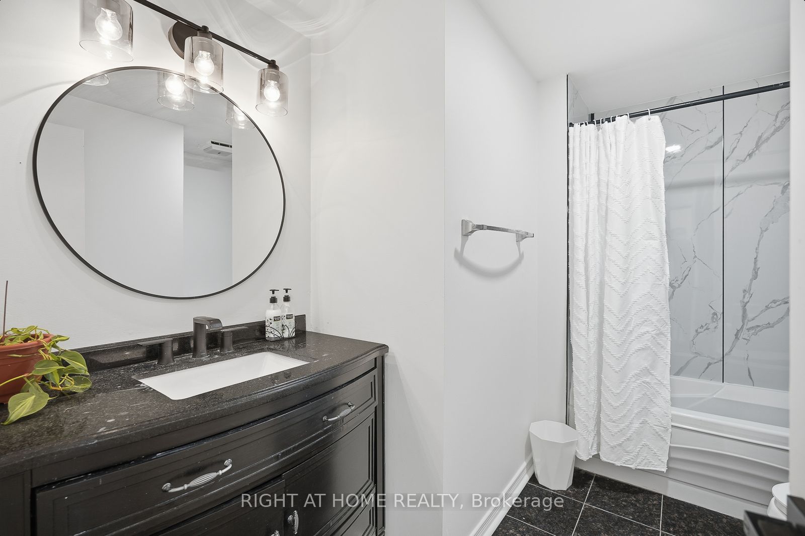 216 Fleetwood Crescent Property Photo 34