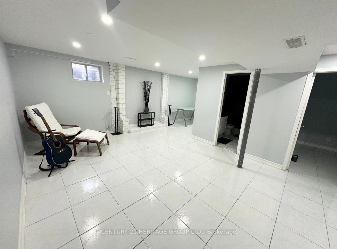32 Histon Crescent Lower Property Photo 3
