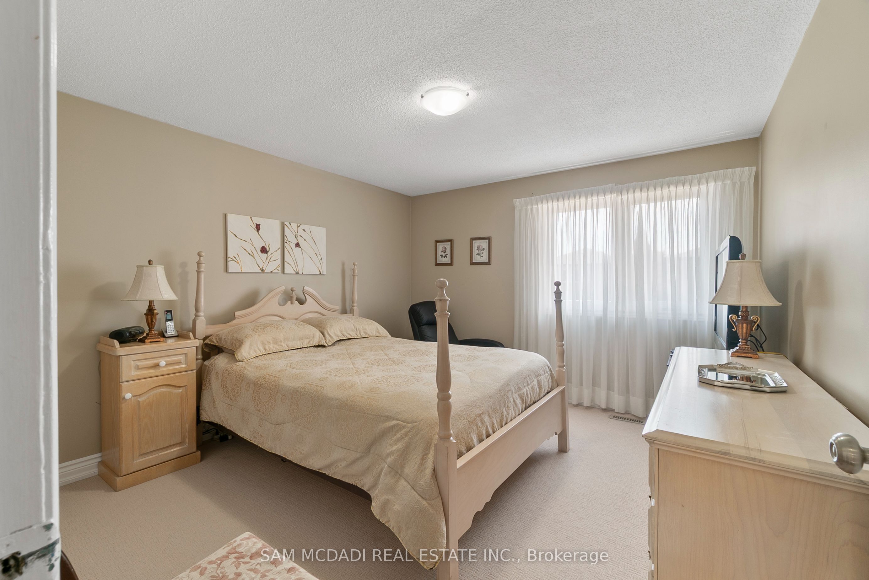 4260 Shelby Crescent Property Photo 29