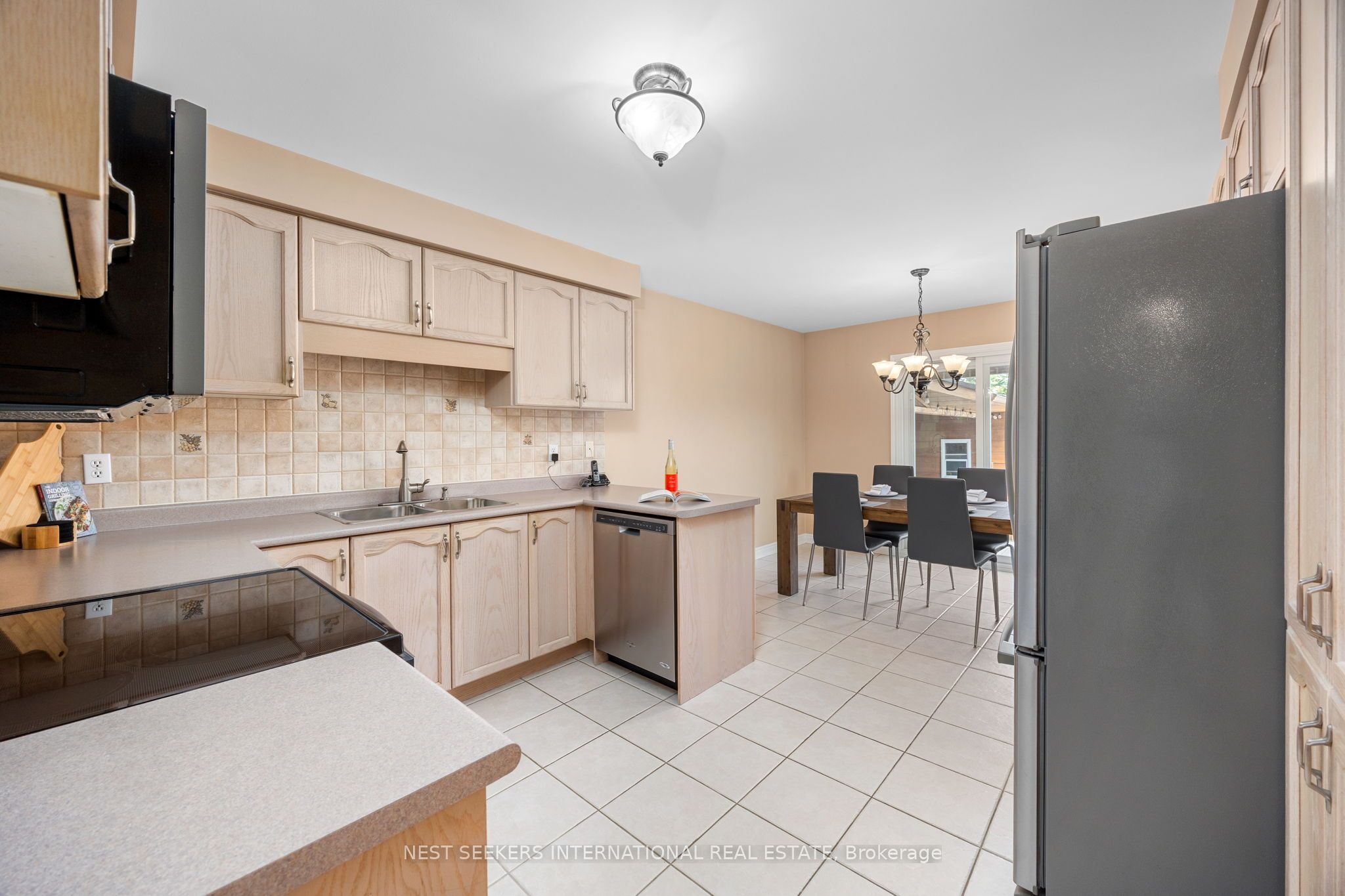 422 Fernforest Drive Property Photo 10