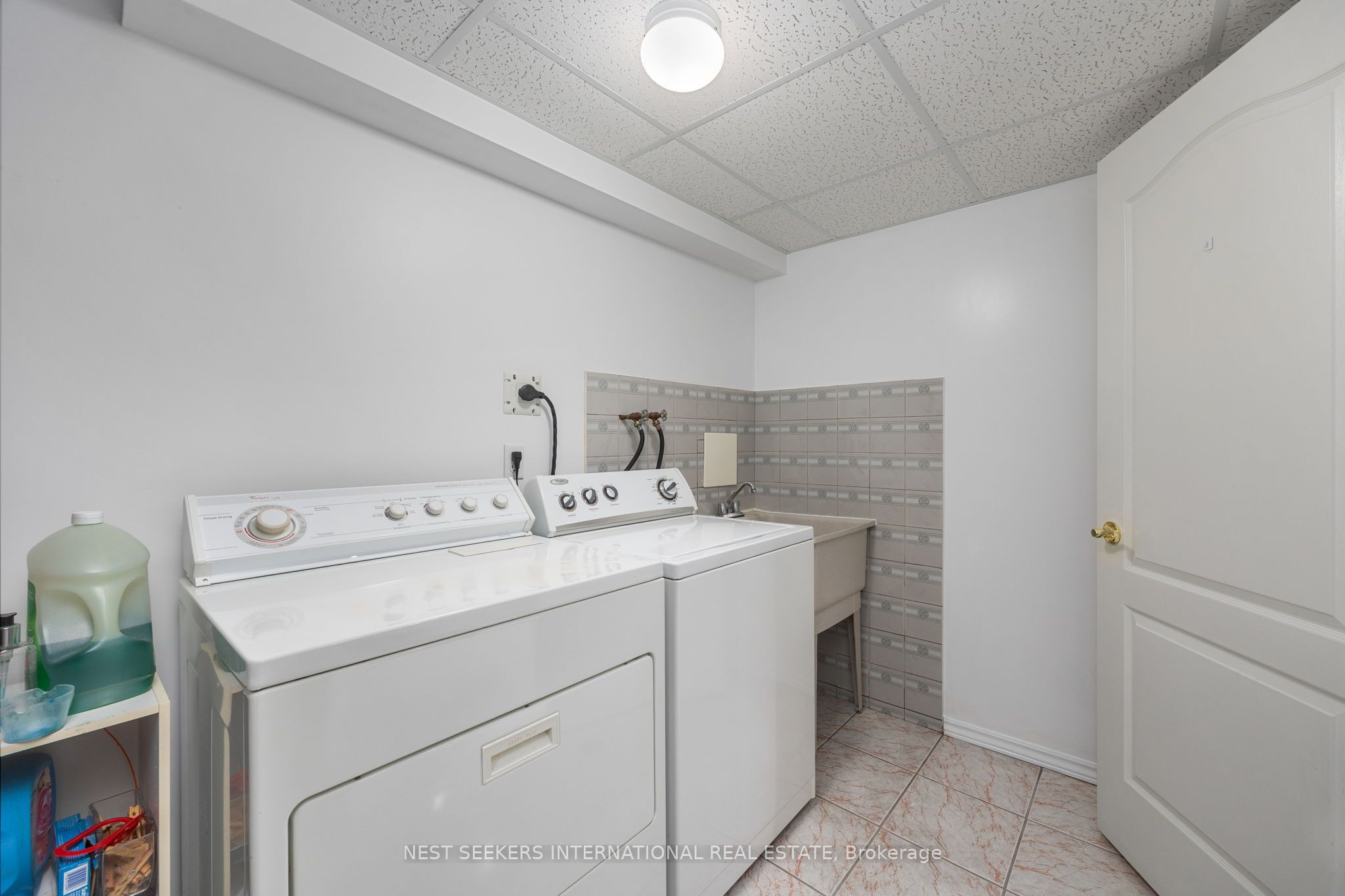 422 Fernforest Drive Property Photo 37