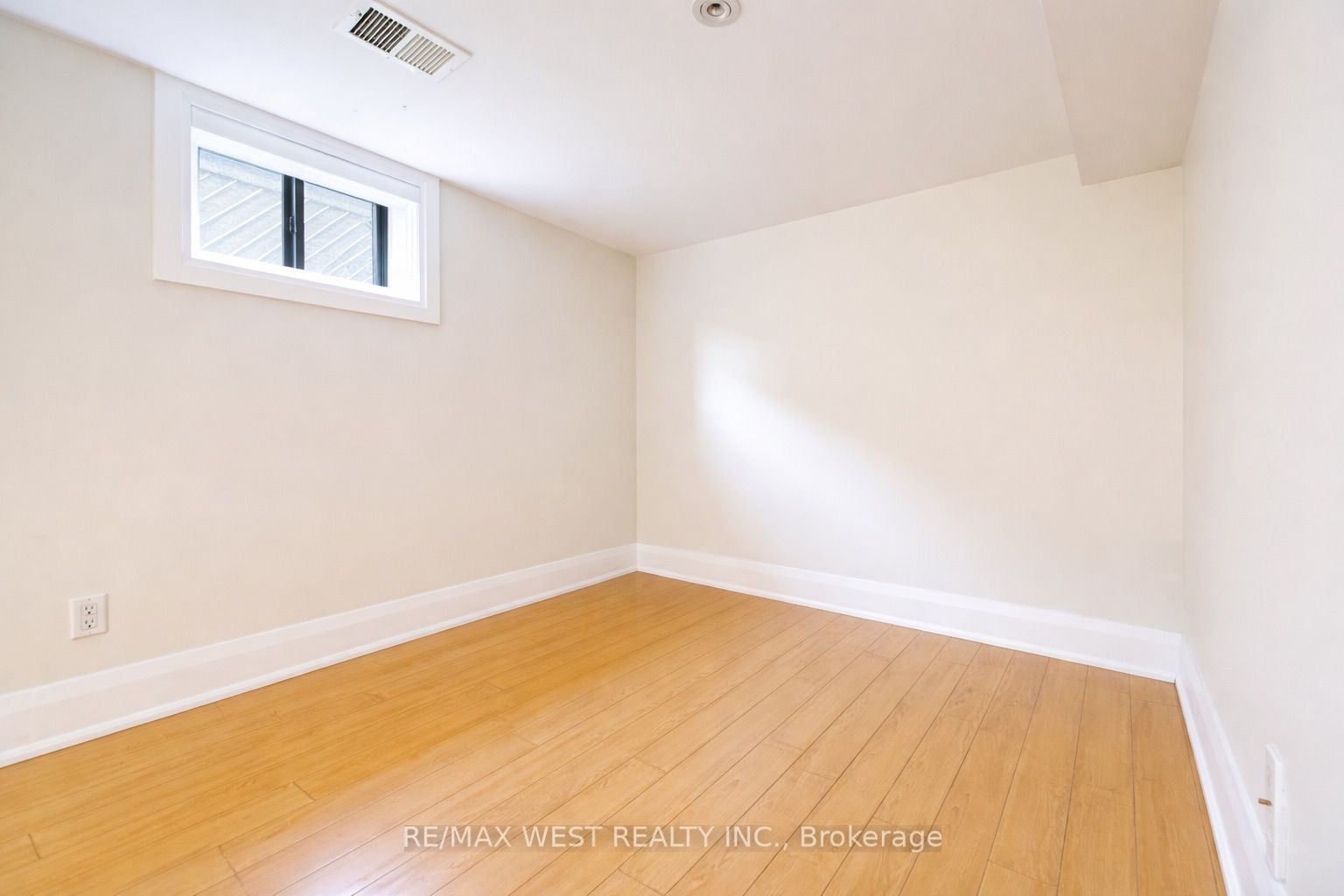 32 Harrow Drive Lower Level Property Photo 5