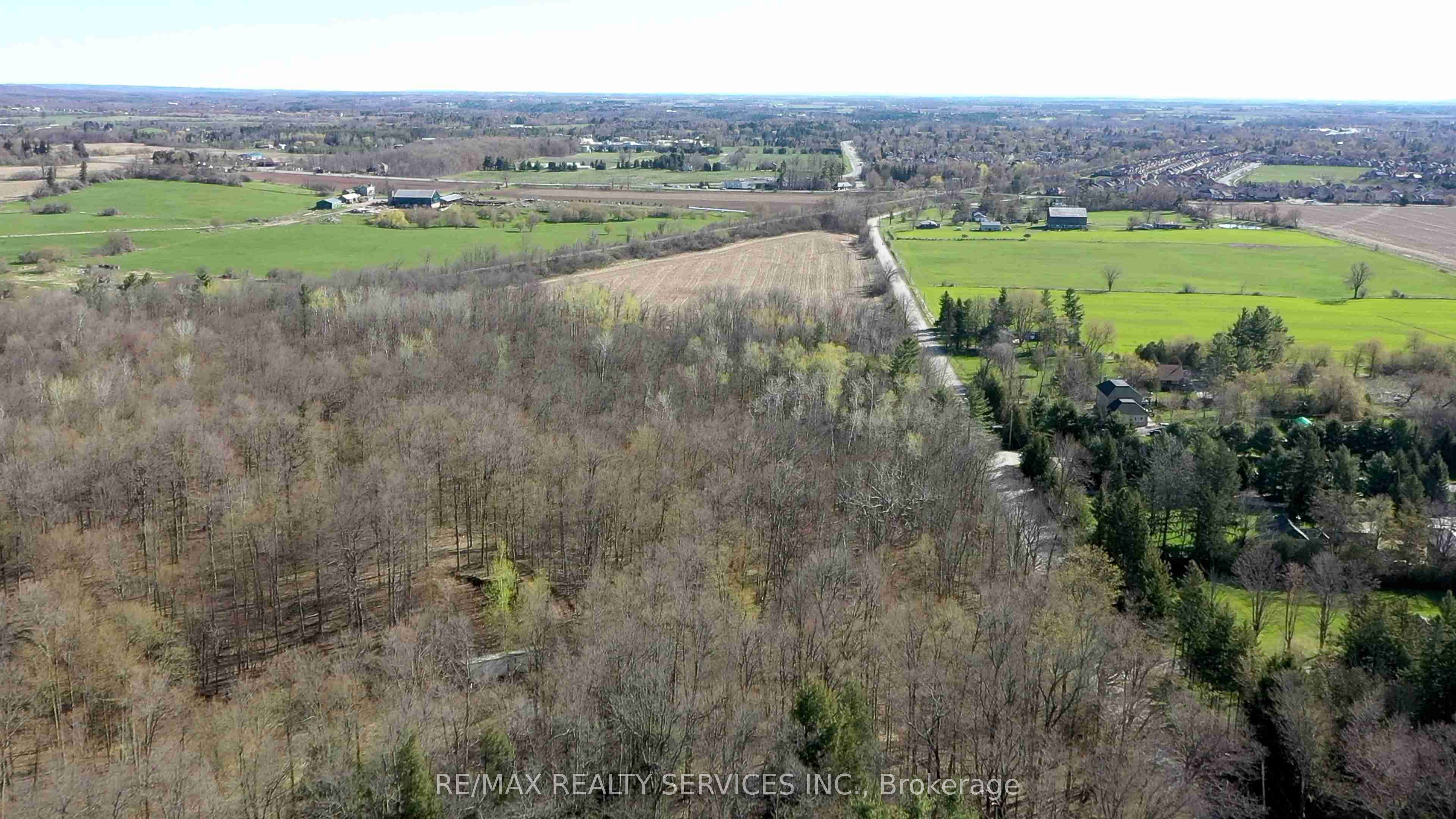 20 Side Road Property Photo 3