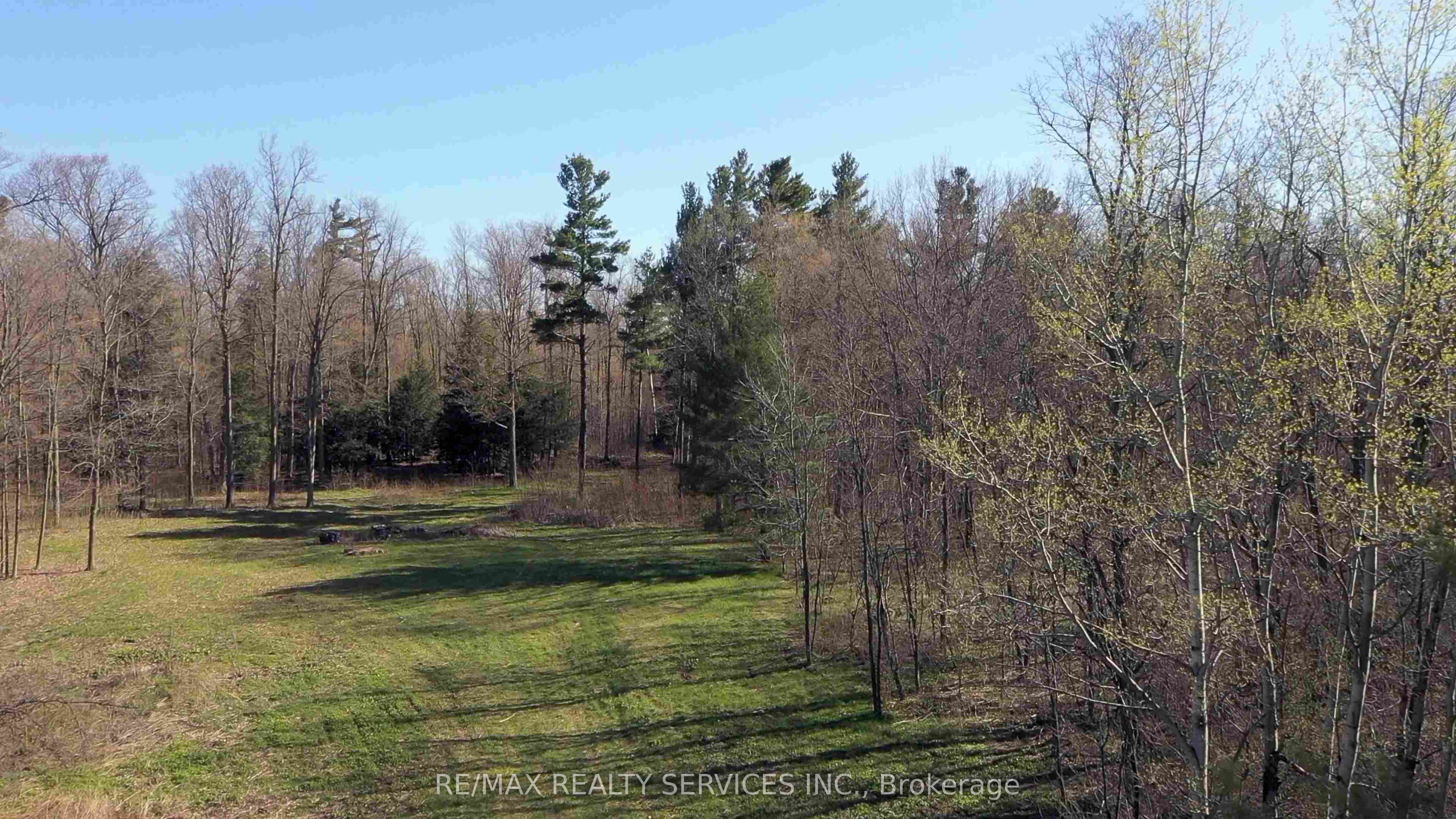 20 Side Road Property Photo 4