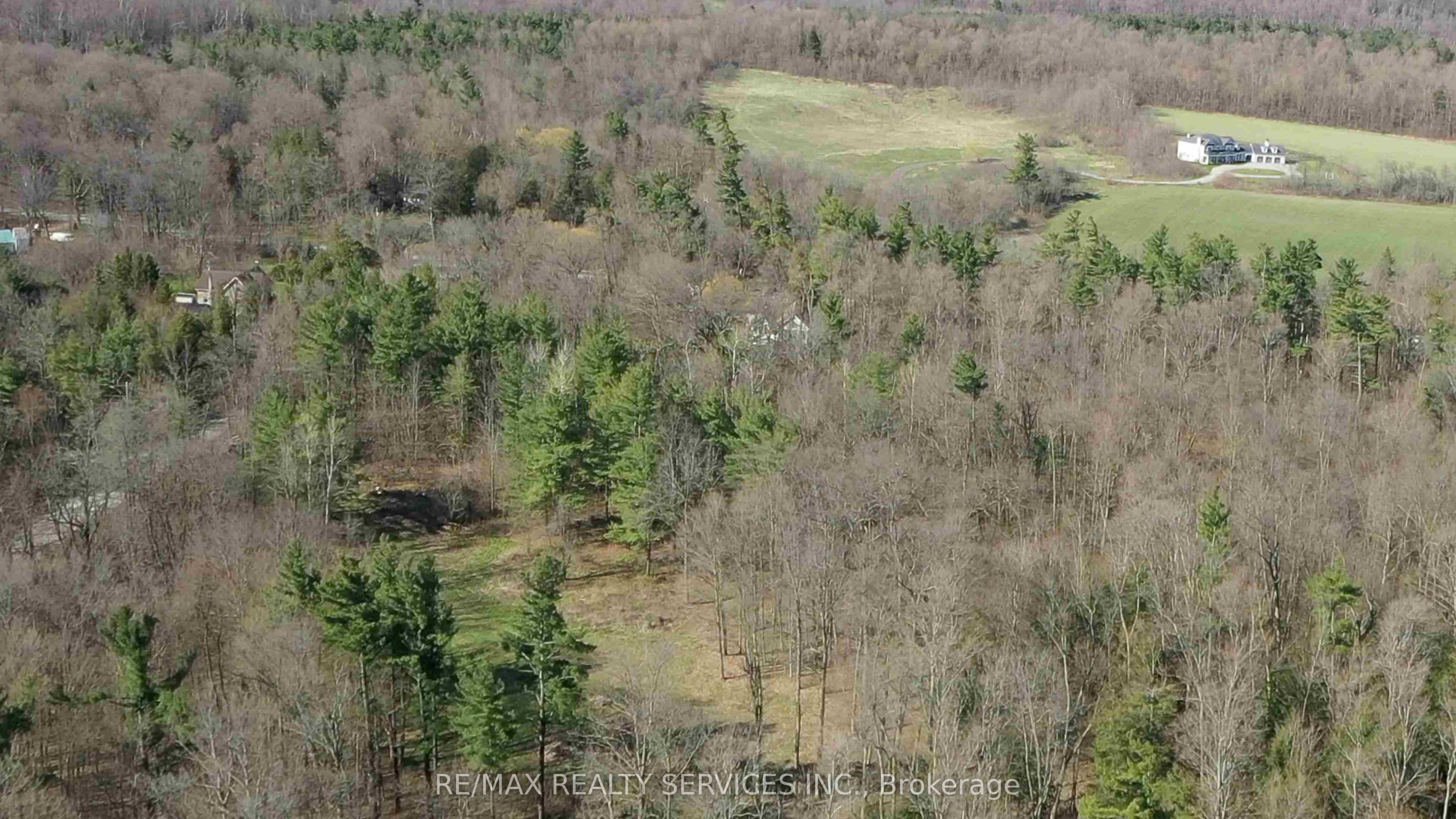 20 Side Road Property Photo 6