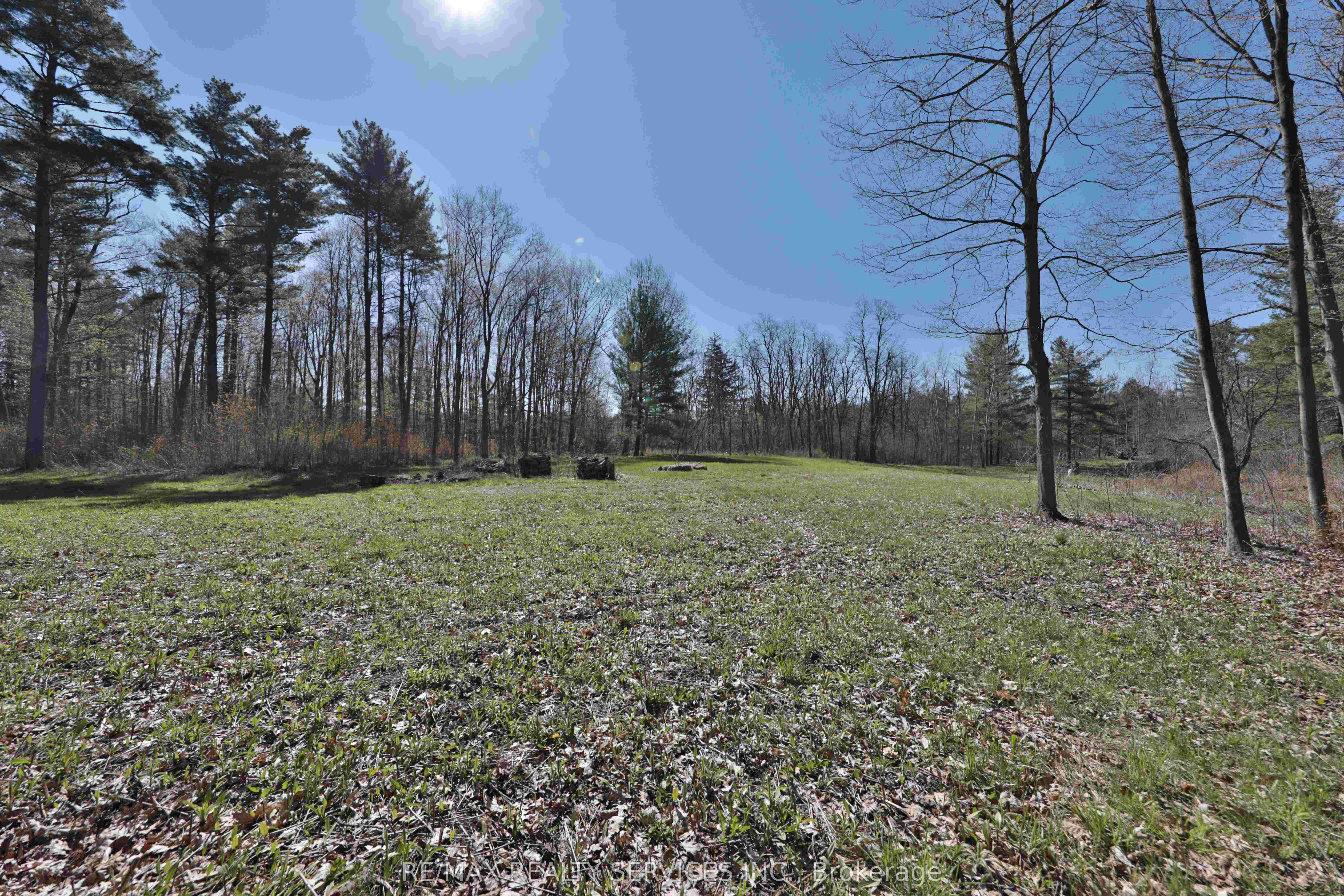 20 Side Road Property Photo 10