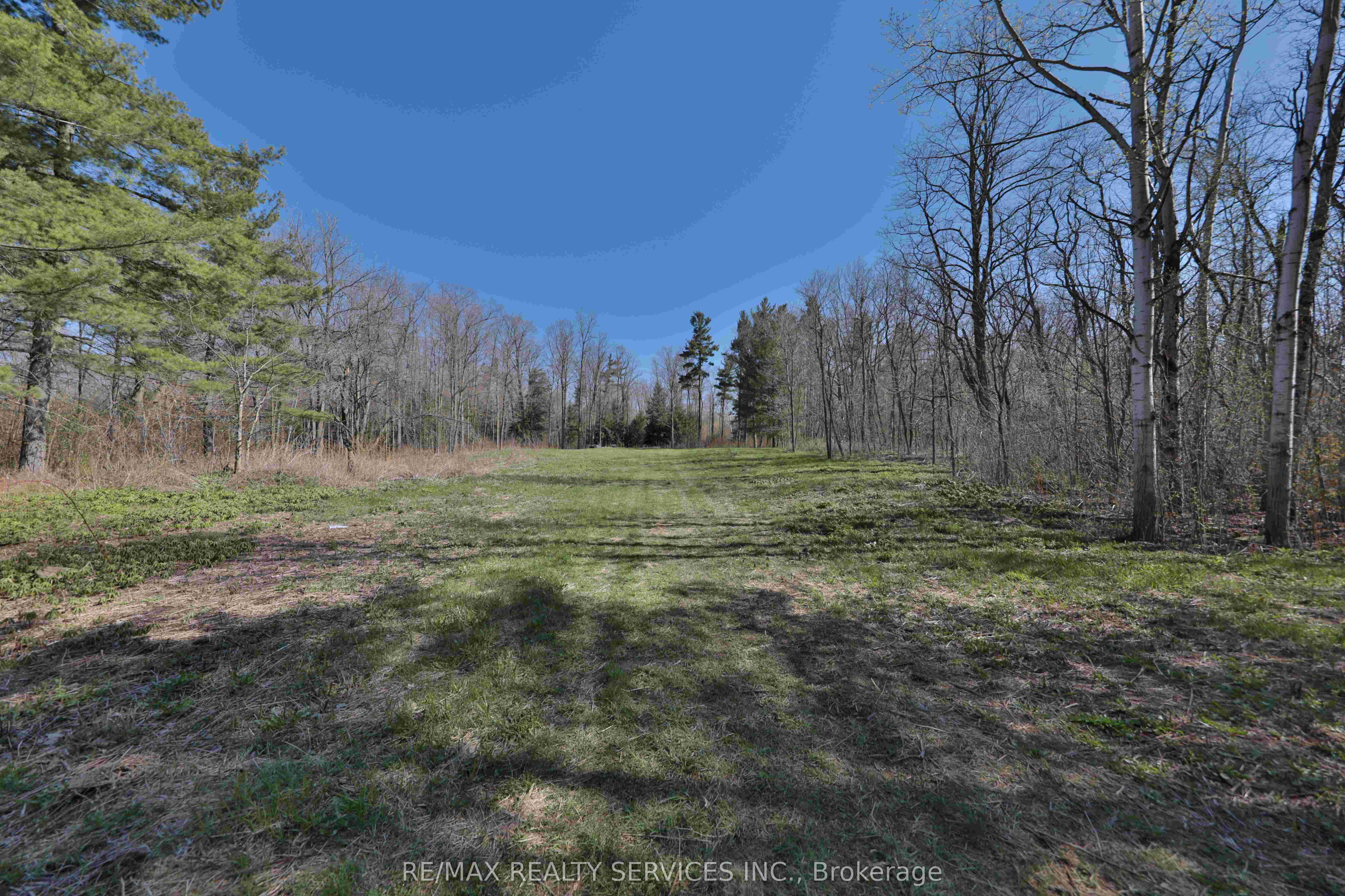 20 Side Road Property Photo 13