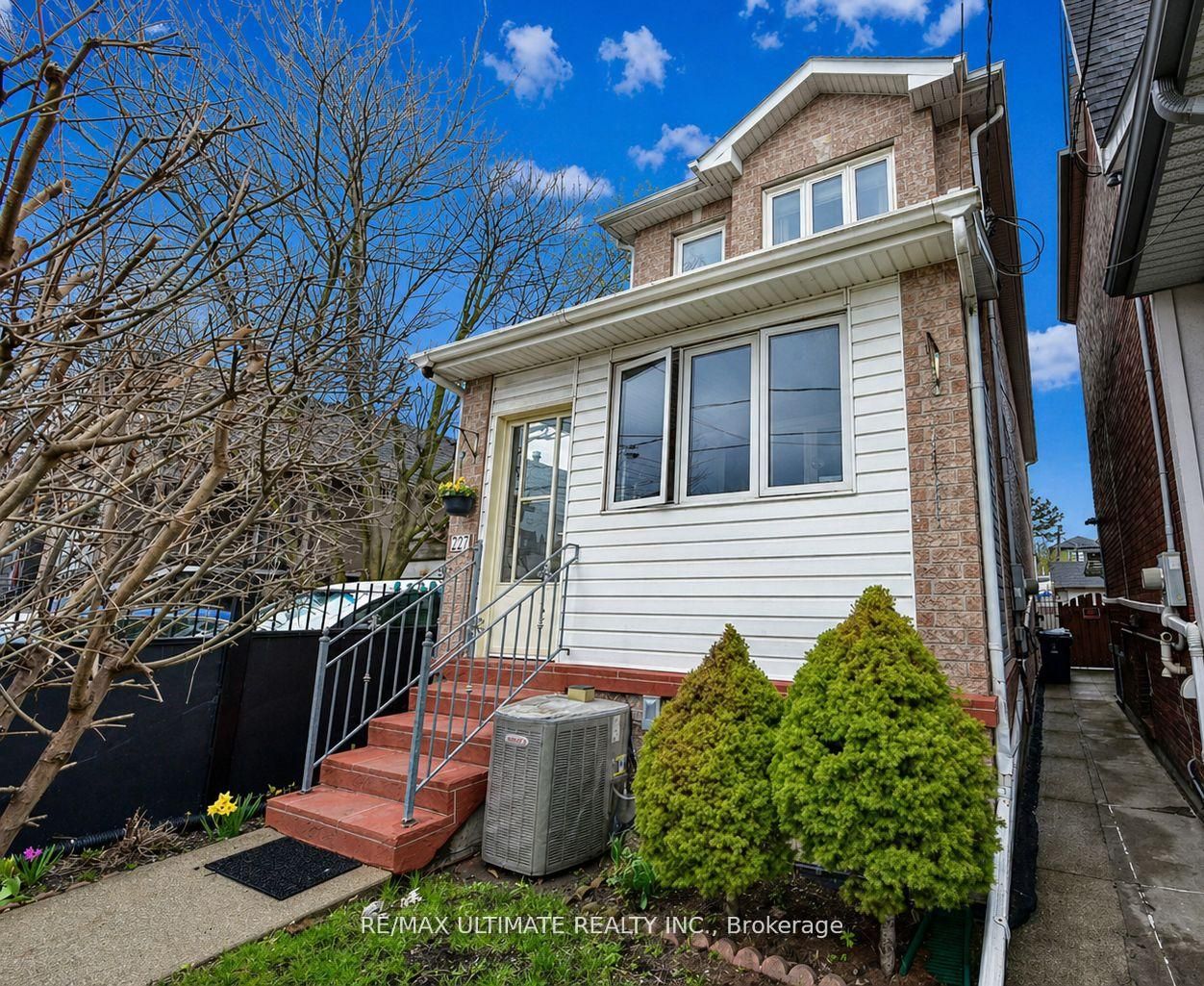 227 Earlscourt Avenue