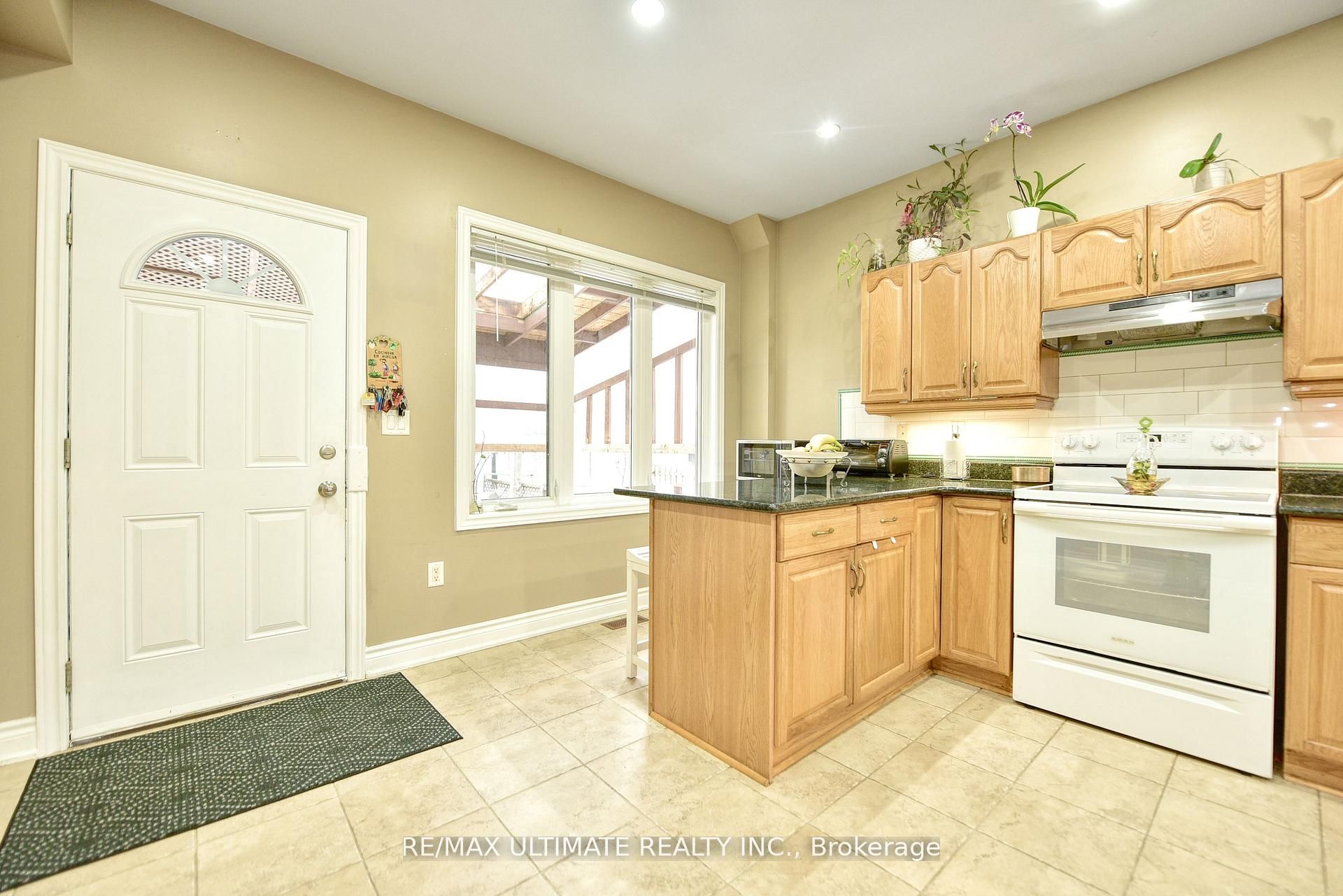 227 Earlscourt Avenue Property Photo 4
