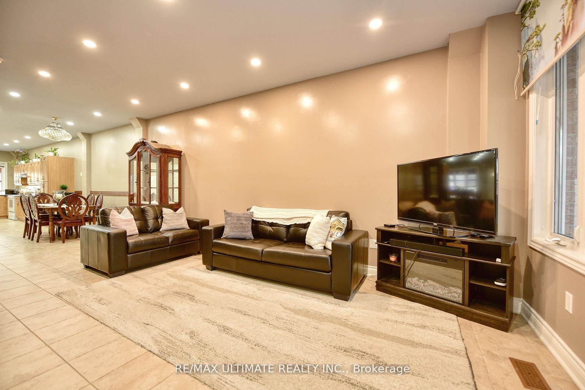 227 Earlscourt Avenue Property Photo 8