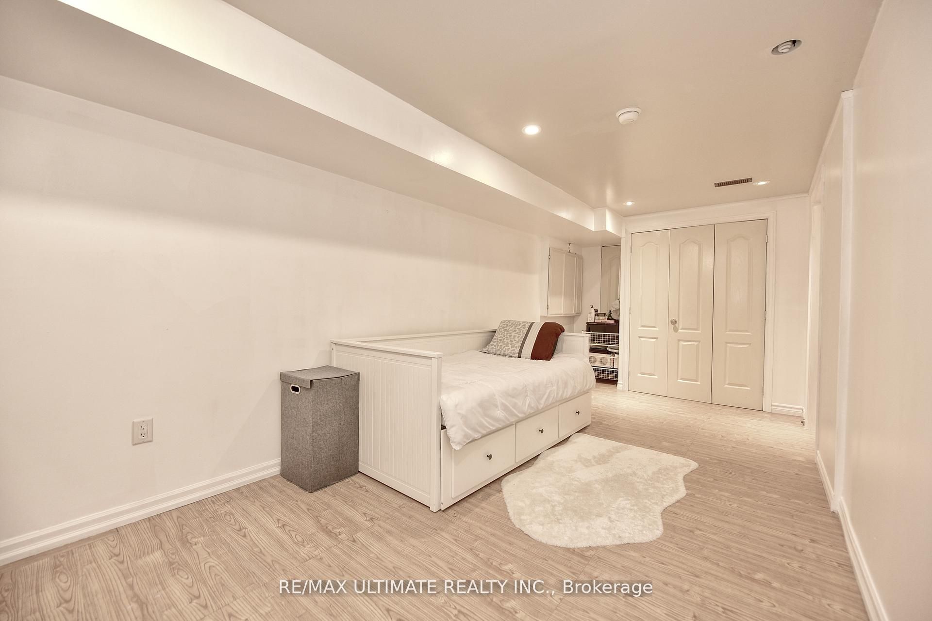 227 Earlscourt Avenue Property Photo 27