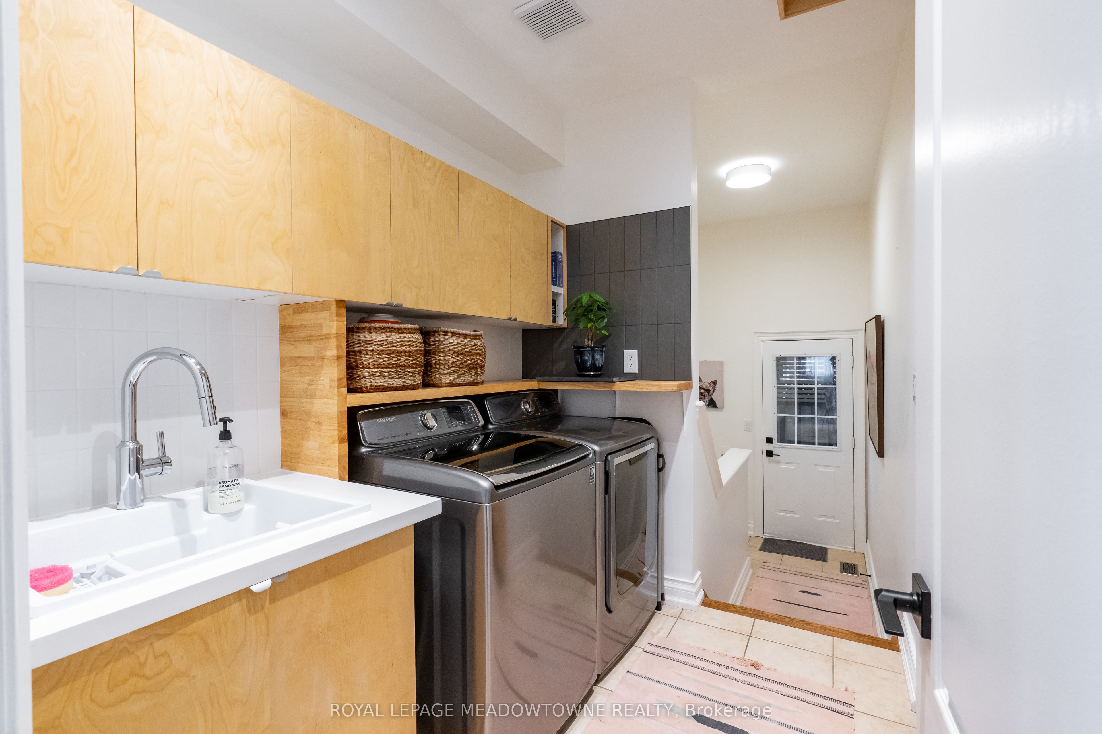 26 Emperor Drive Property Photo 15