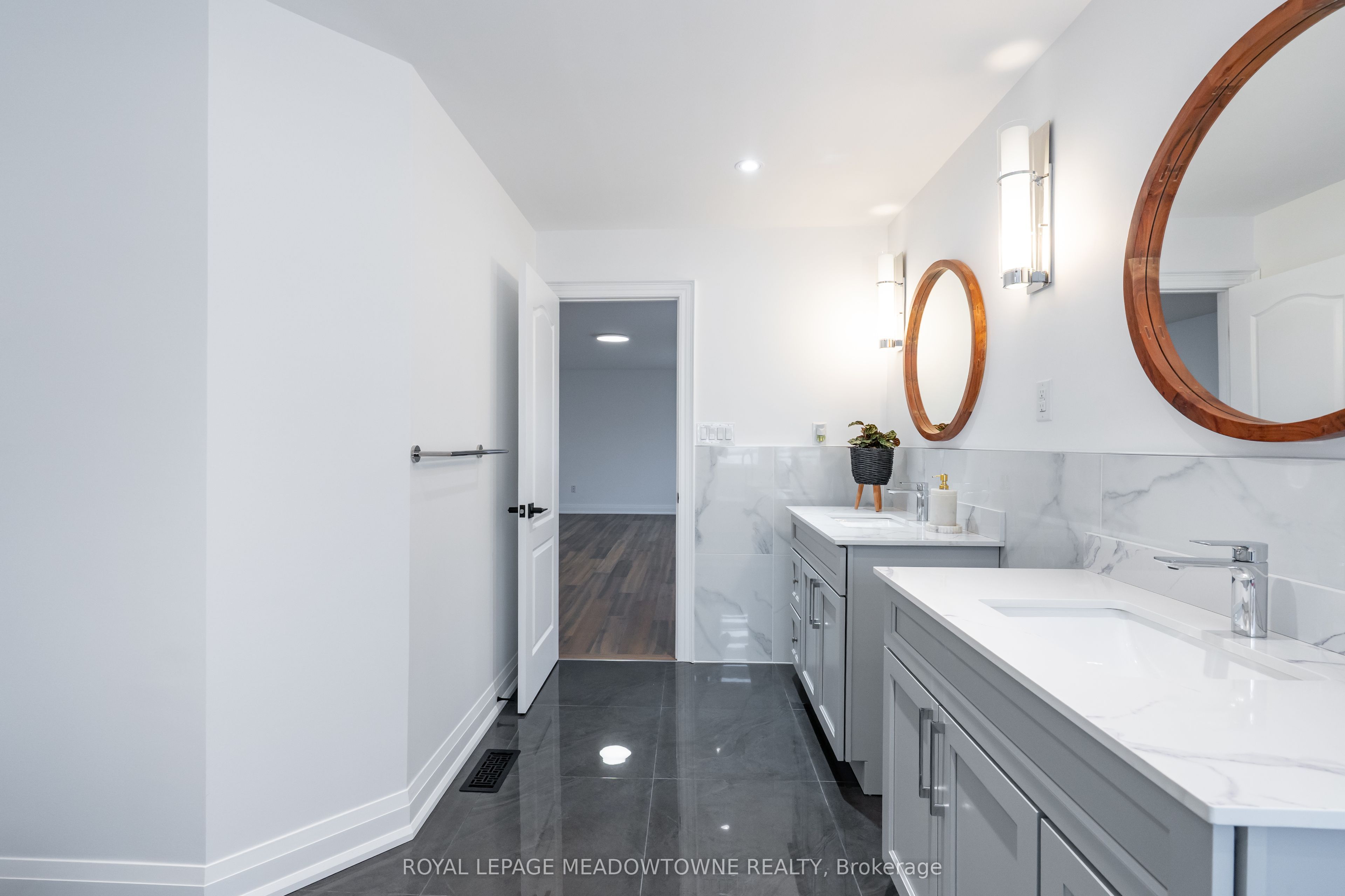 26 Emperor Drive Property Photo 28