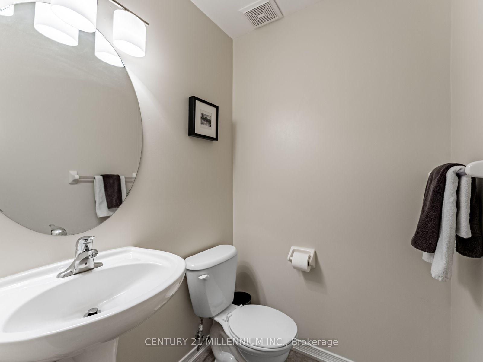 111 Cedar Lake Crescent Property Photo 16