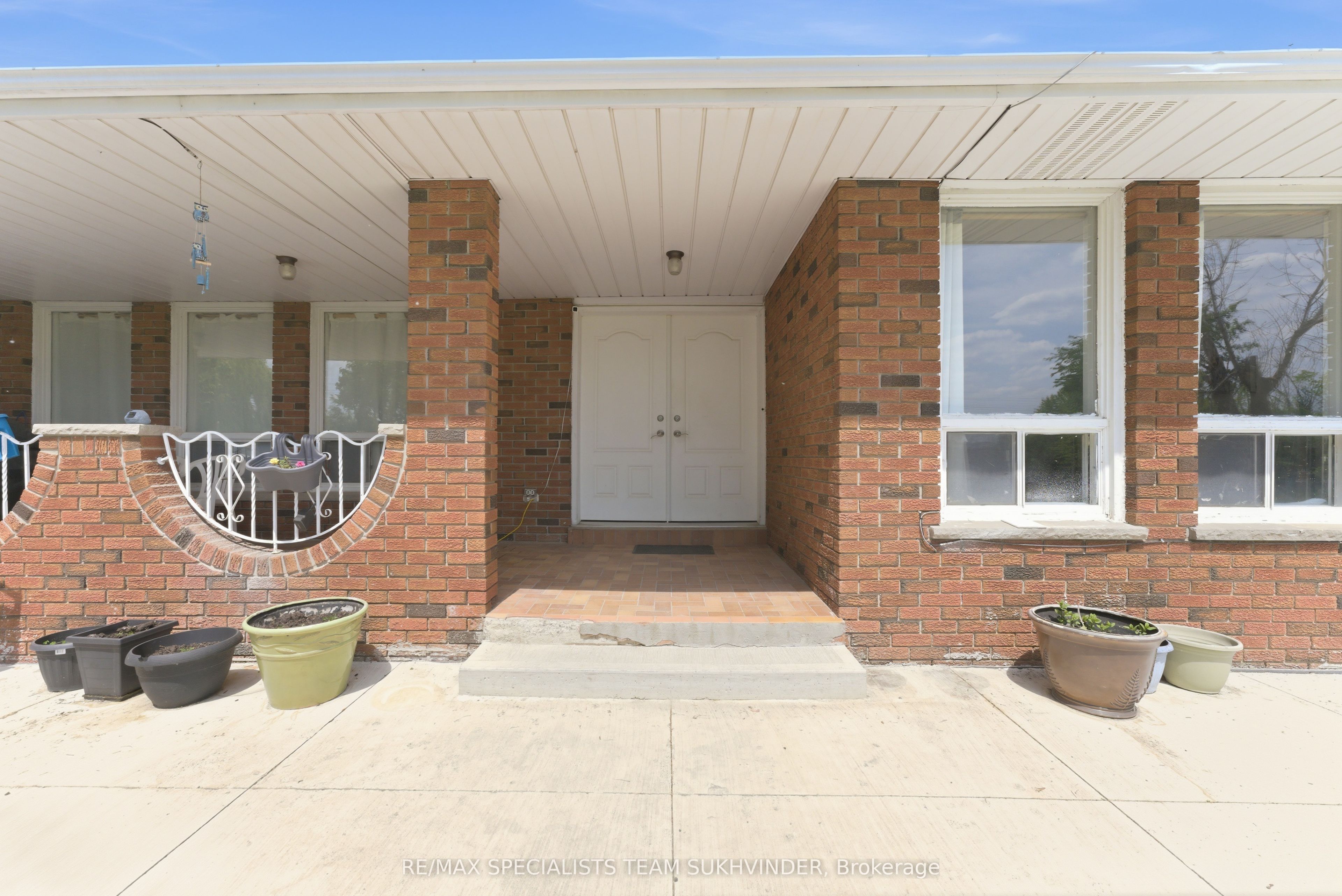 7236 Mayfield Road Property Photo 4