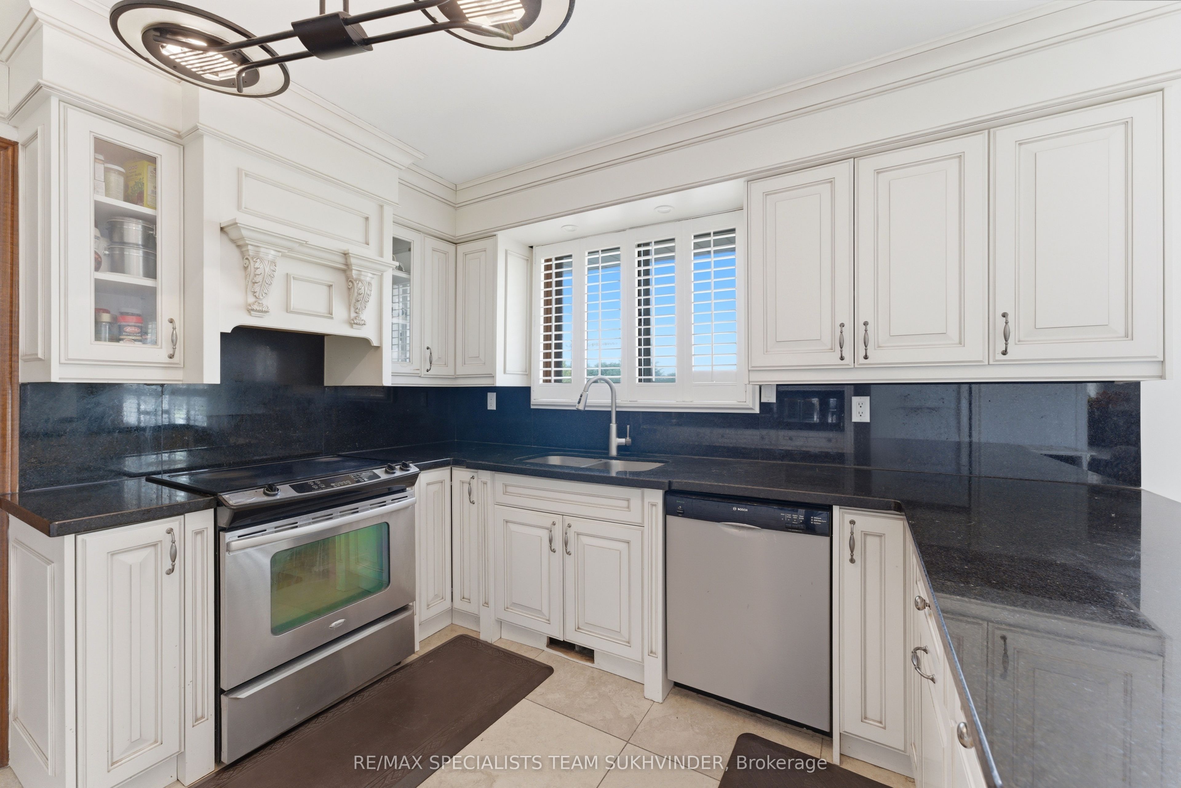 7236 Mayfield Road Property Photo 12