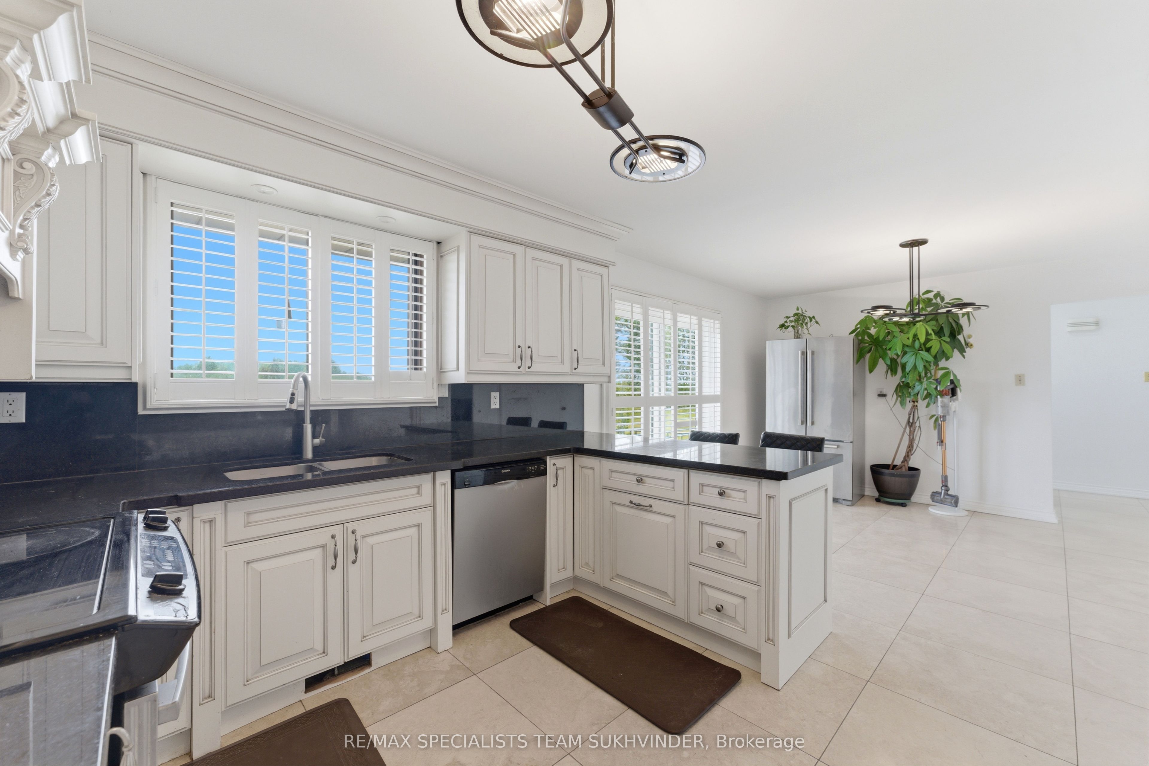 7236 Mayfield Road Property Photo 13