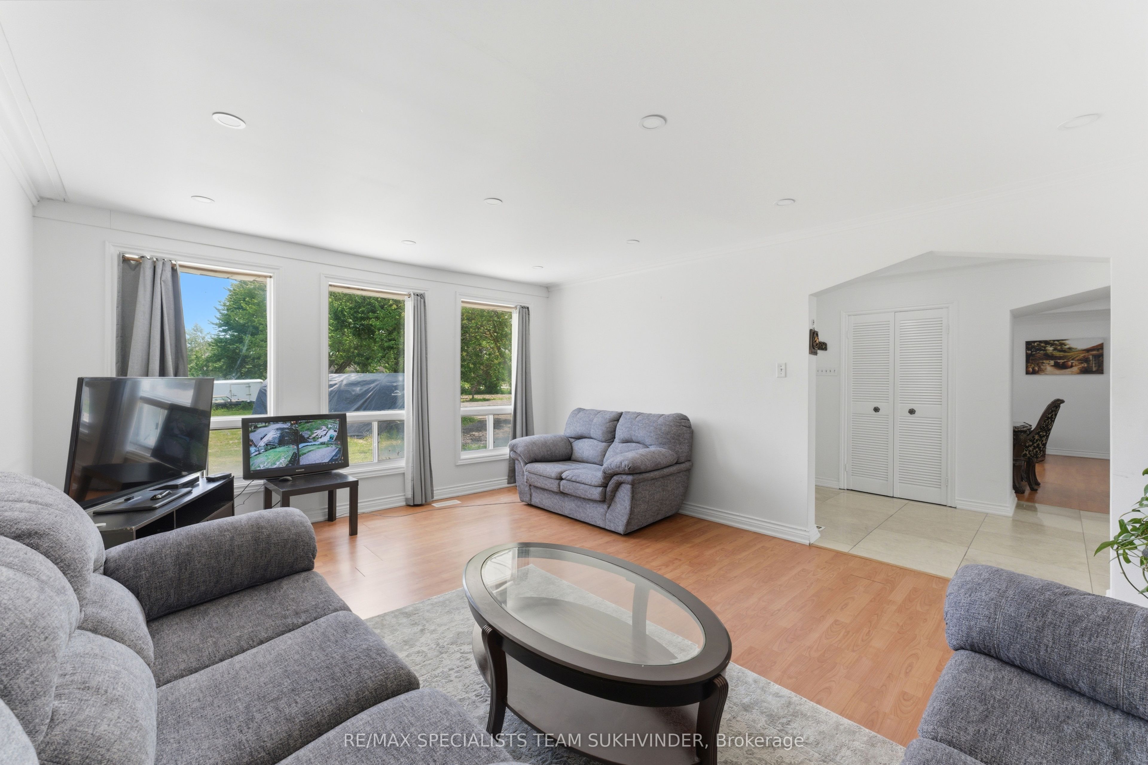 7236 Mayfield Road Property Photo 10