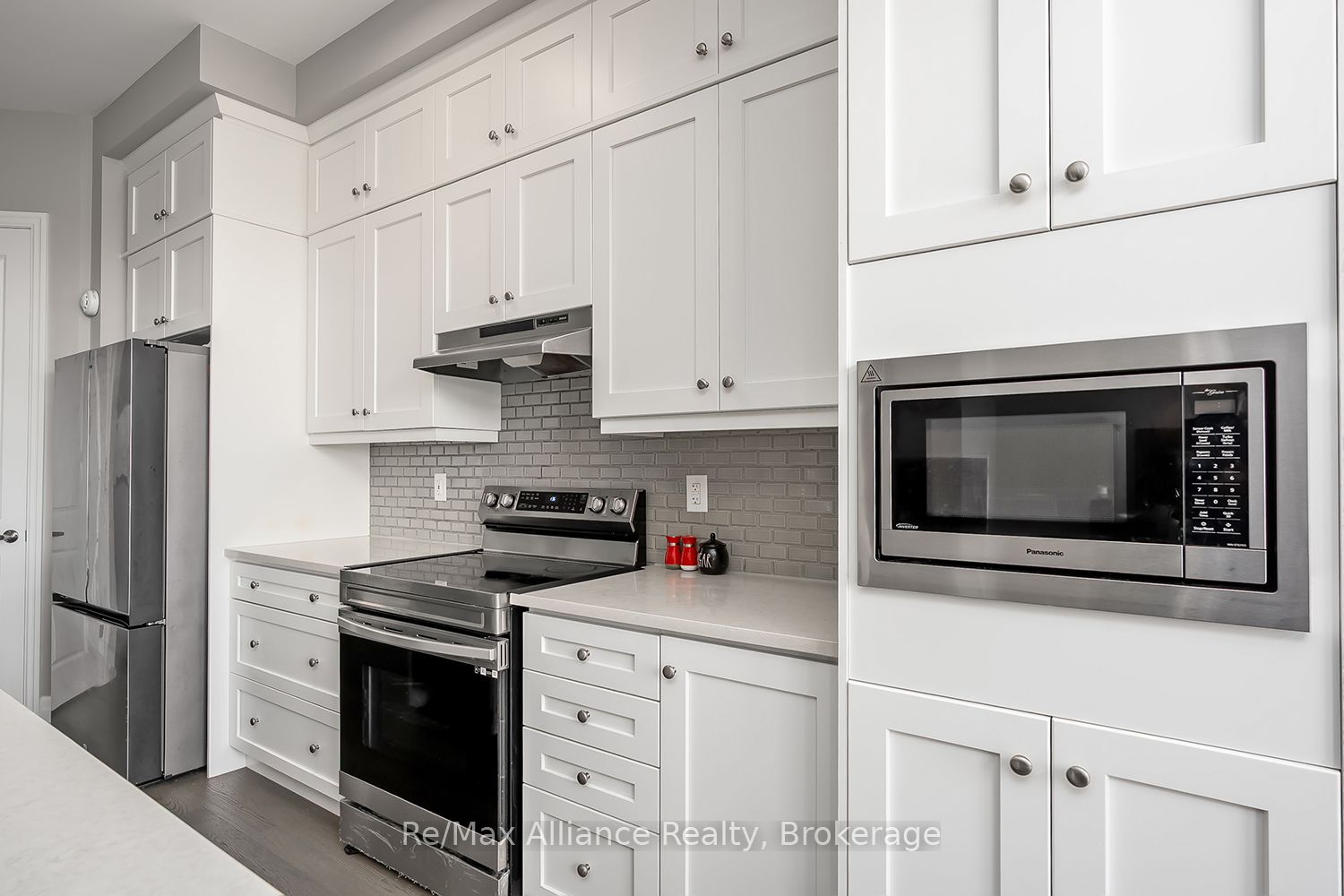 3291 Harasym Trail Property Photo 16