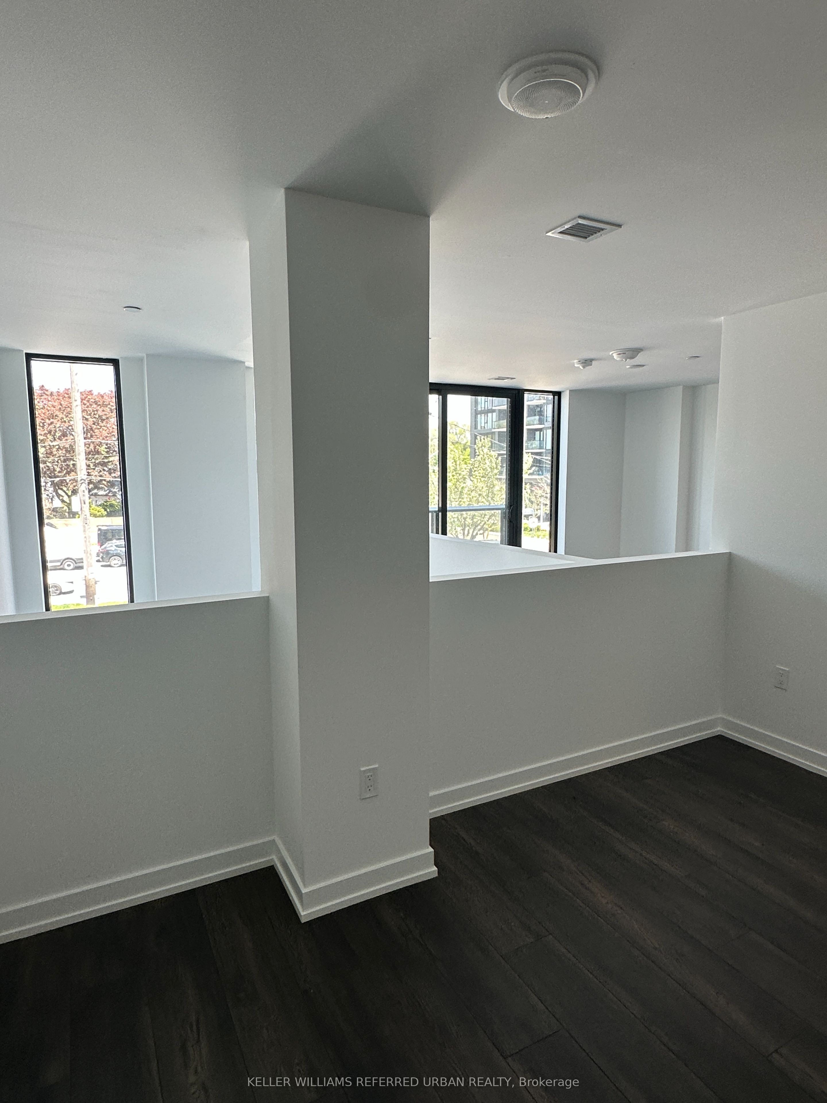 801 The Queensway 106 Property Photo 12