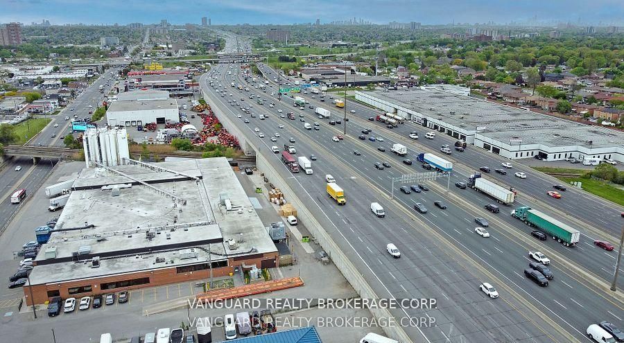 2025 Wilson Avenue Property Photo 7