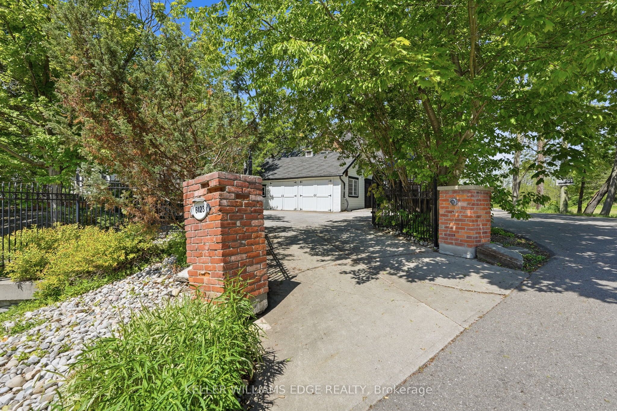 6123 Guelph Line Property Photo 4