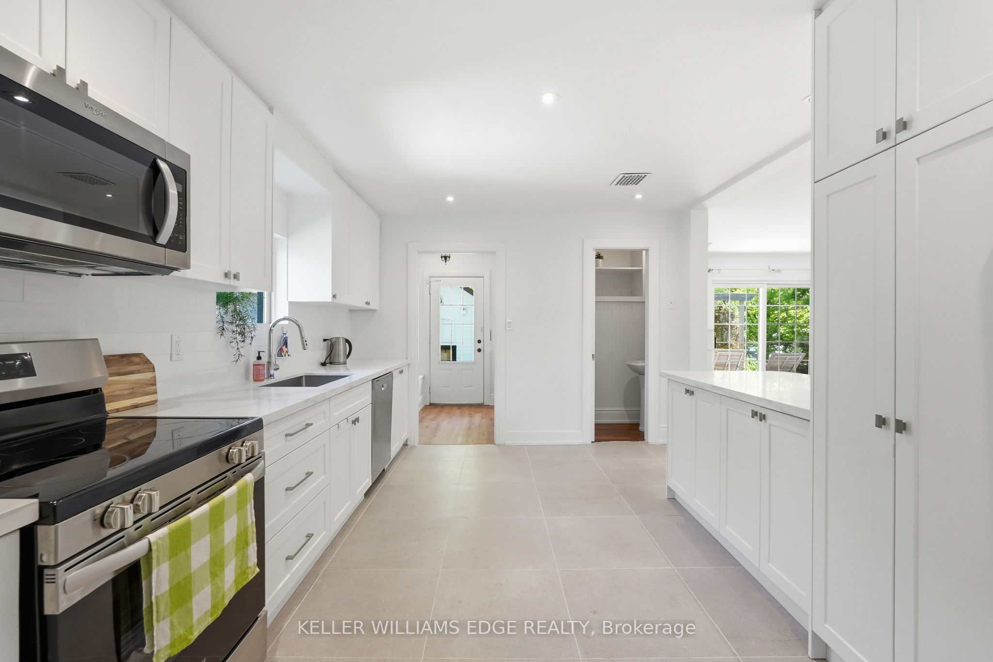6123 Guelph Line Property Photo 11