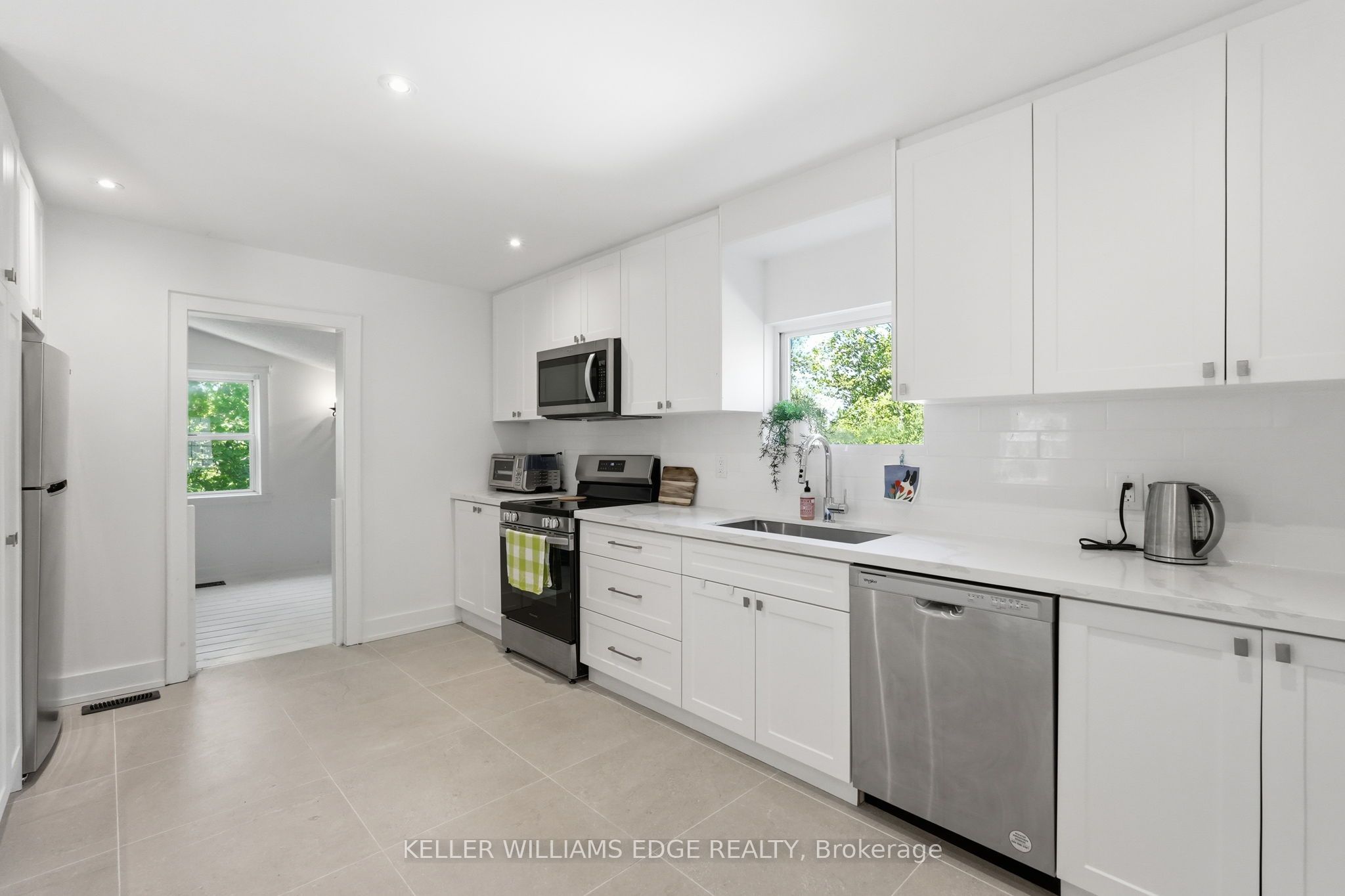 6123 Guelph Line Property Photo 12