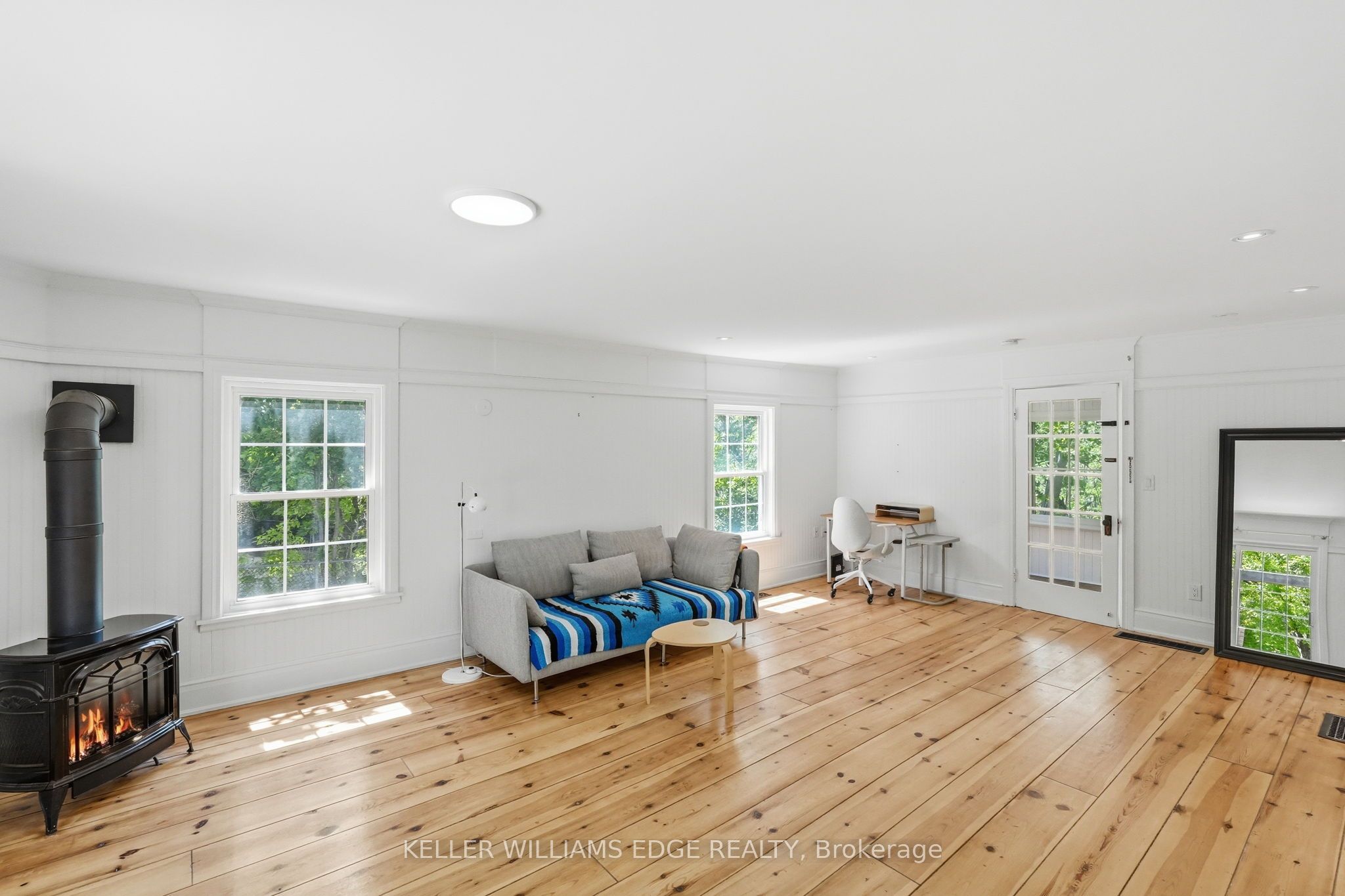 6123 Guelph Line Property Photo 16