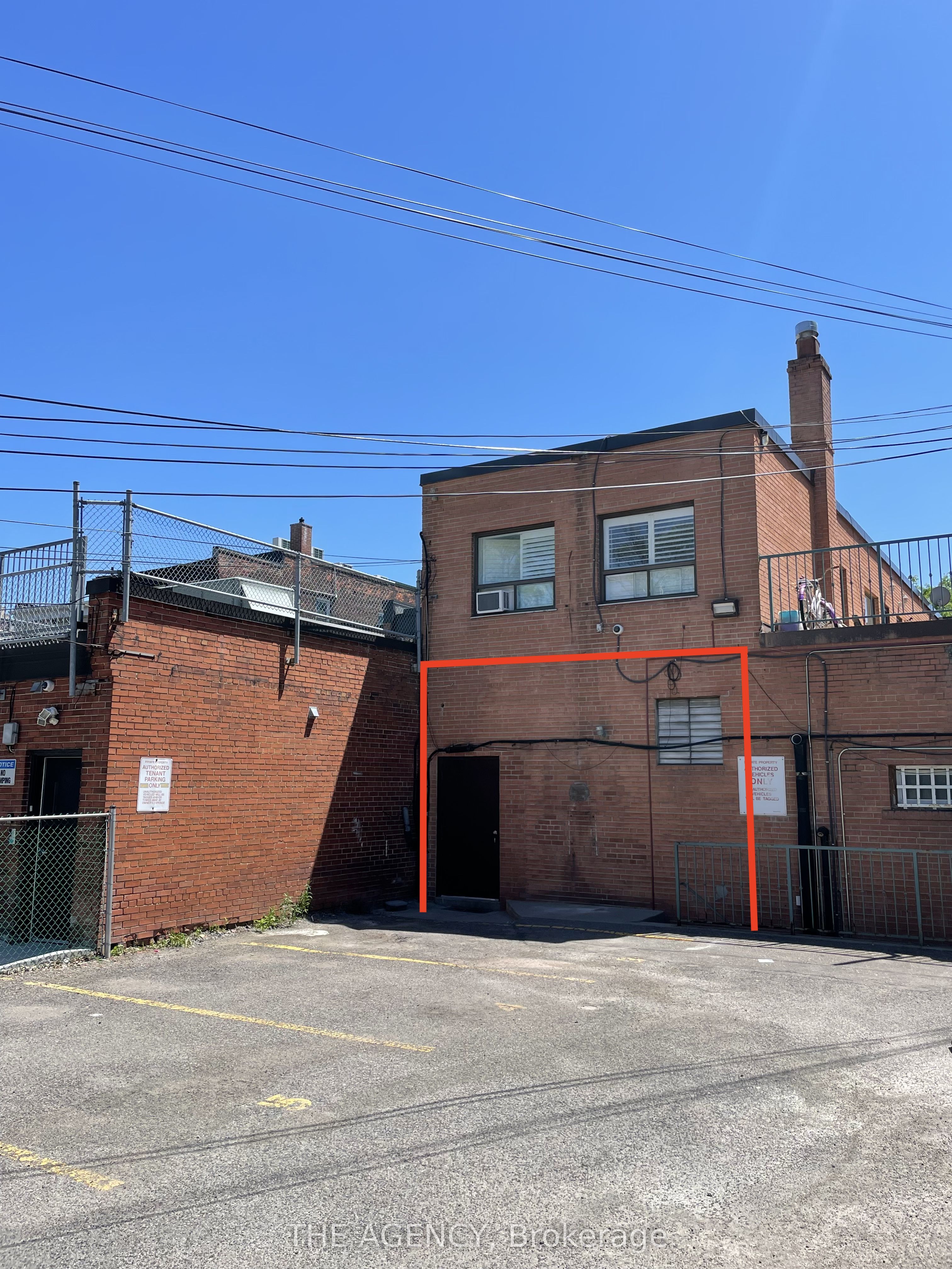 2936 Dundas Street W Property Photo 10